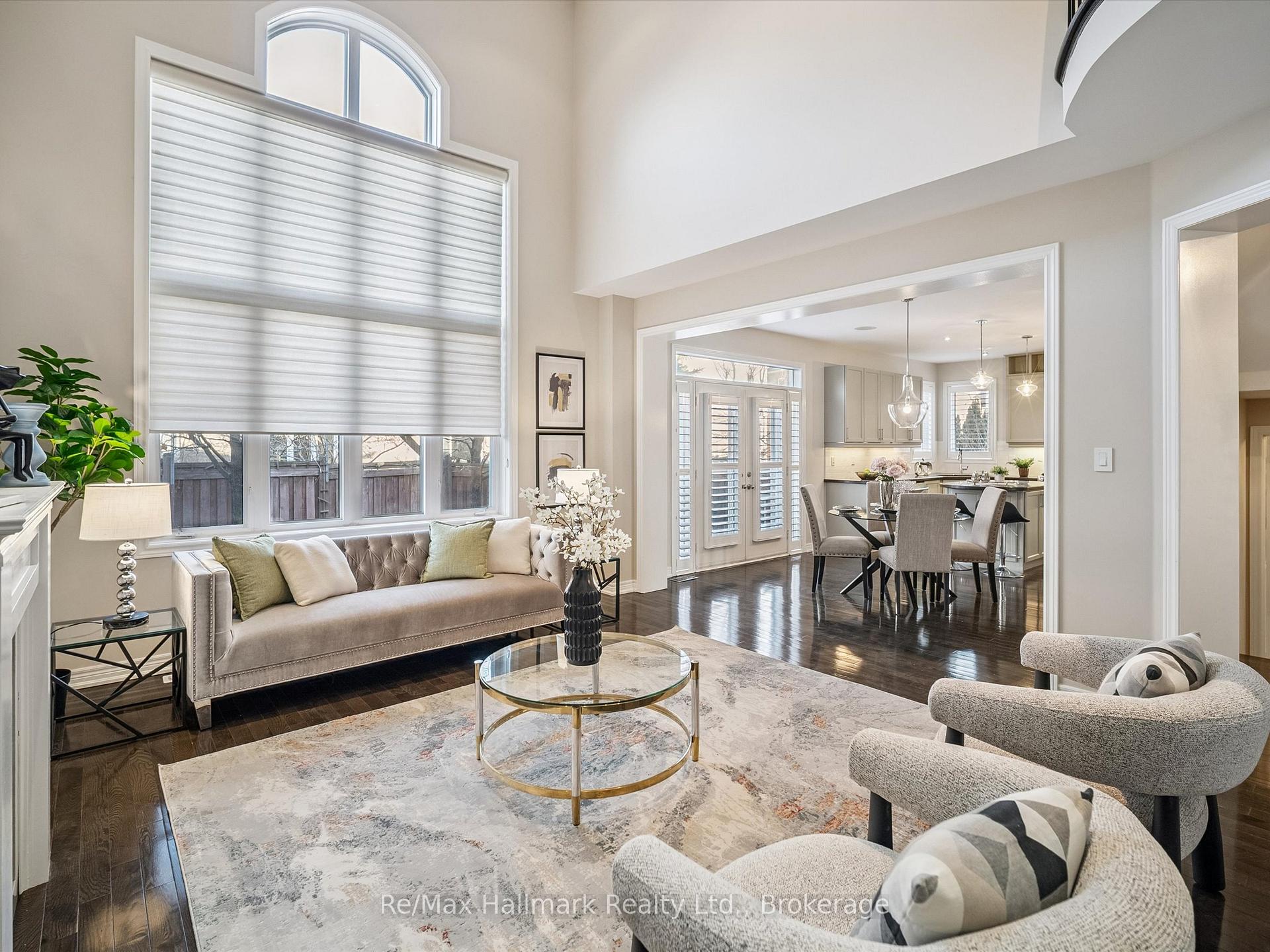 247 Beechtree Crescent, Oakville, ON L6L 0A5