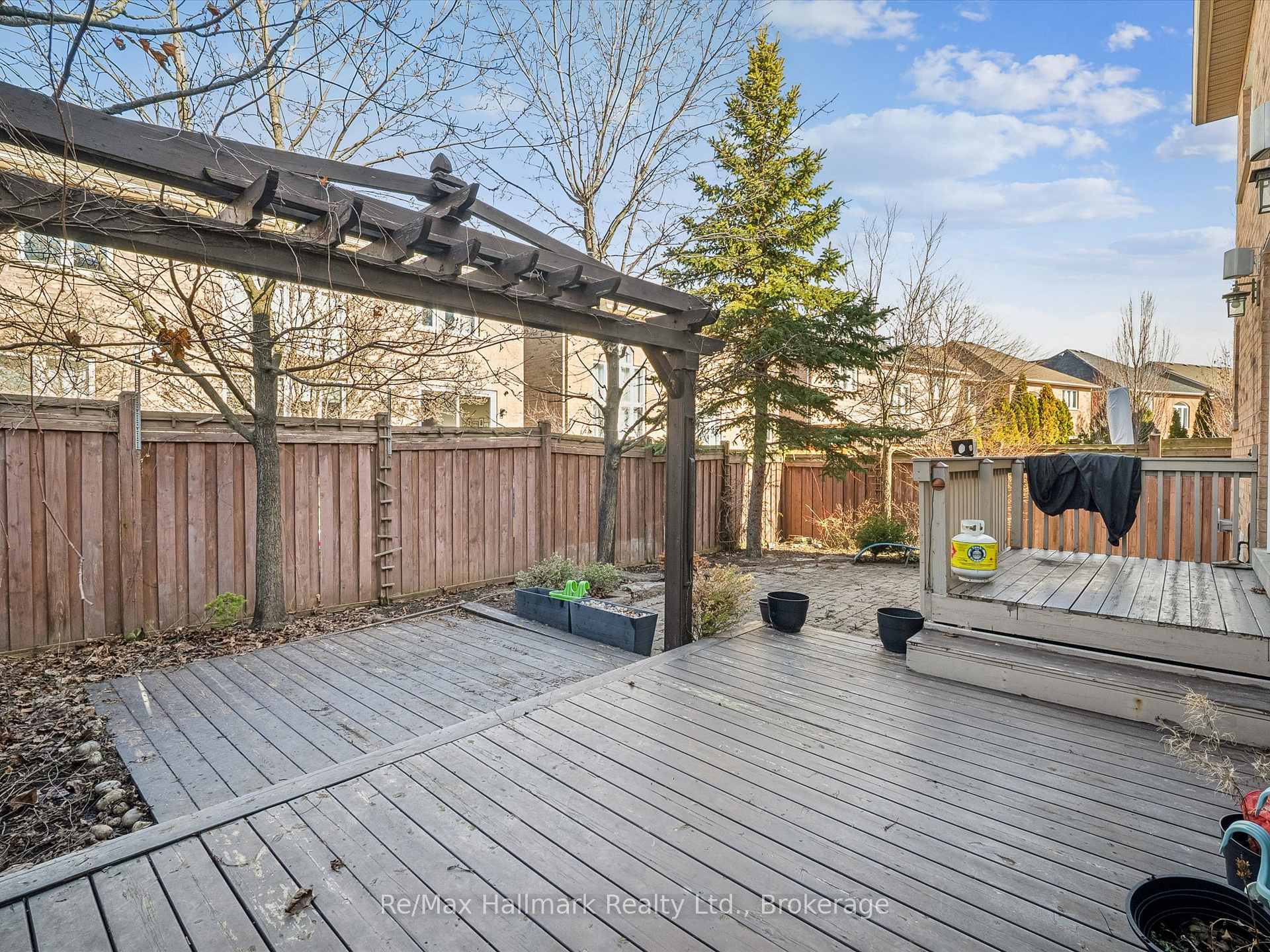 247 Beechtree Crescent, Oakville, ON L6L 0A5