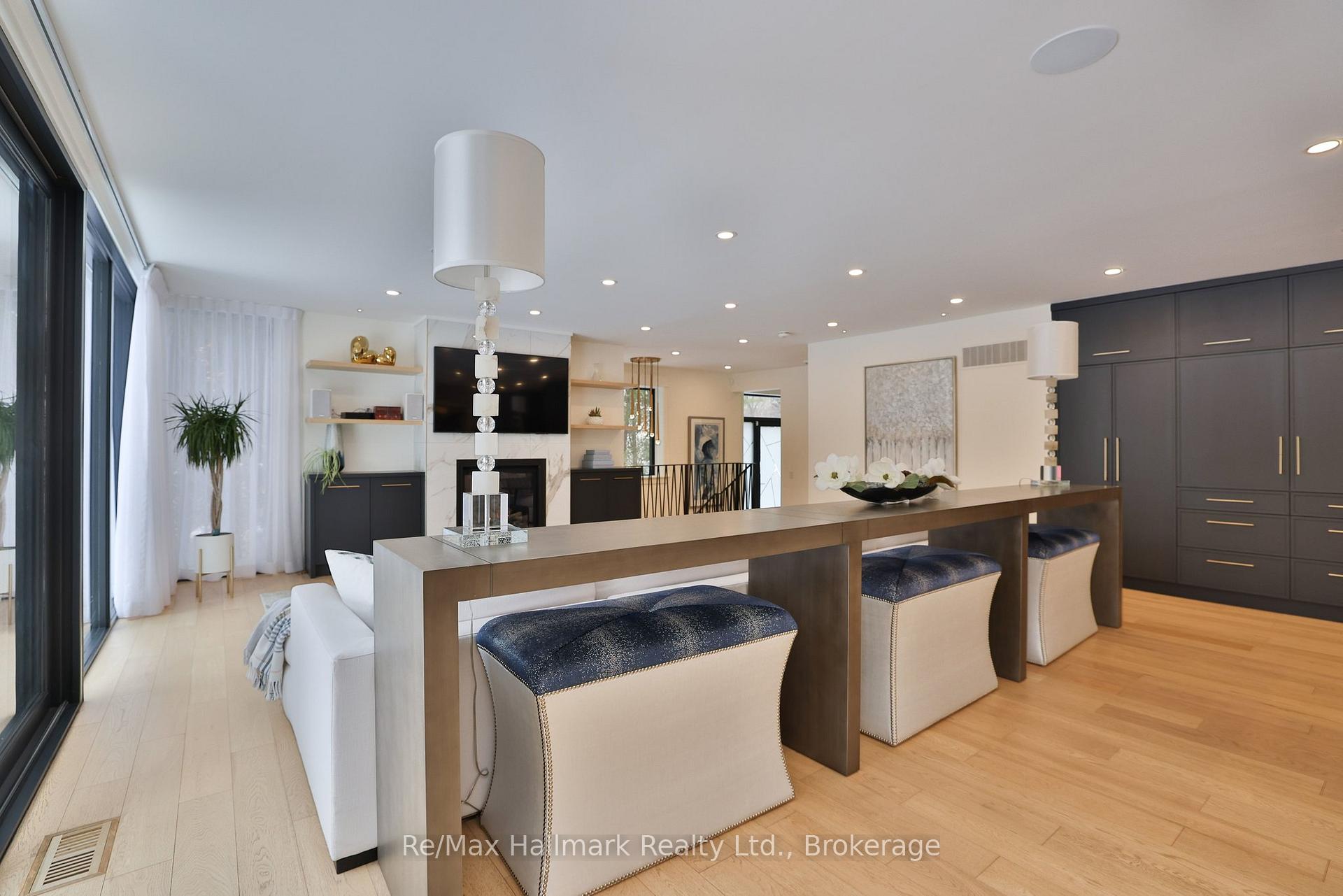 200 Chartwell Road