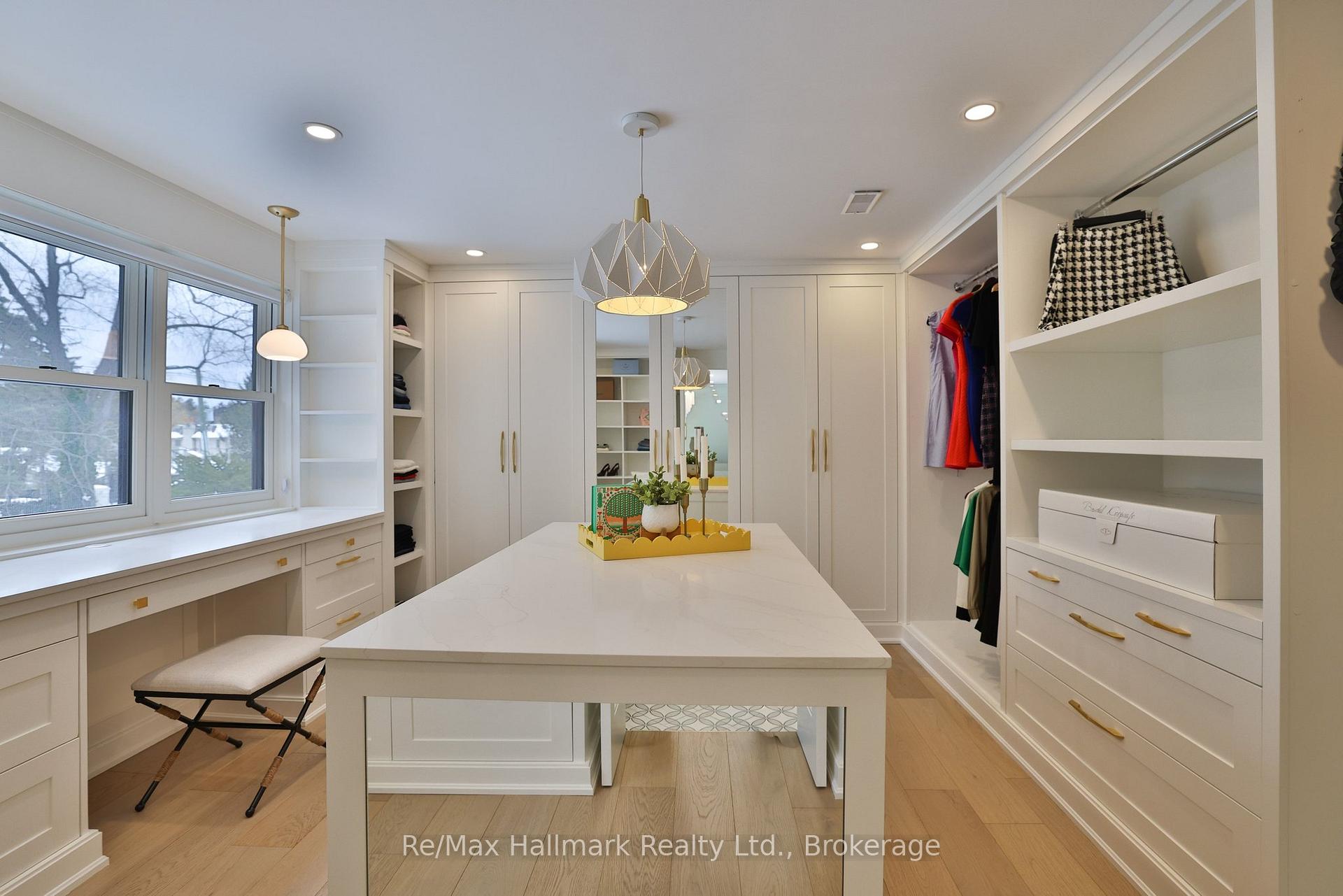 200 Chartwell Road