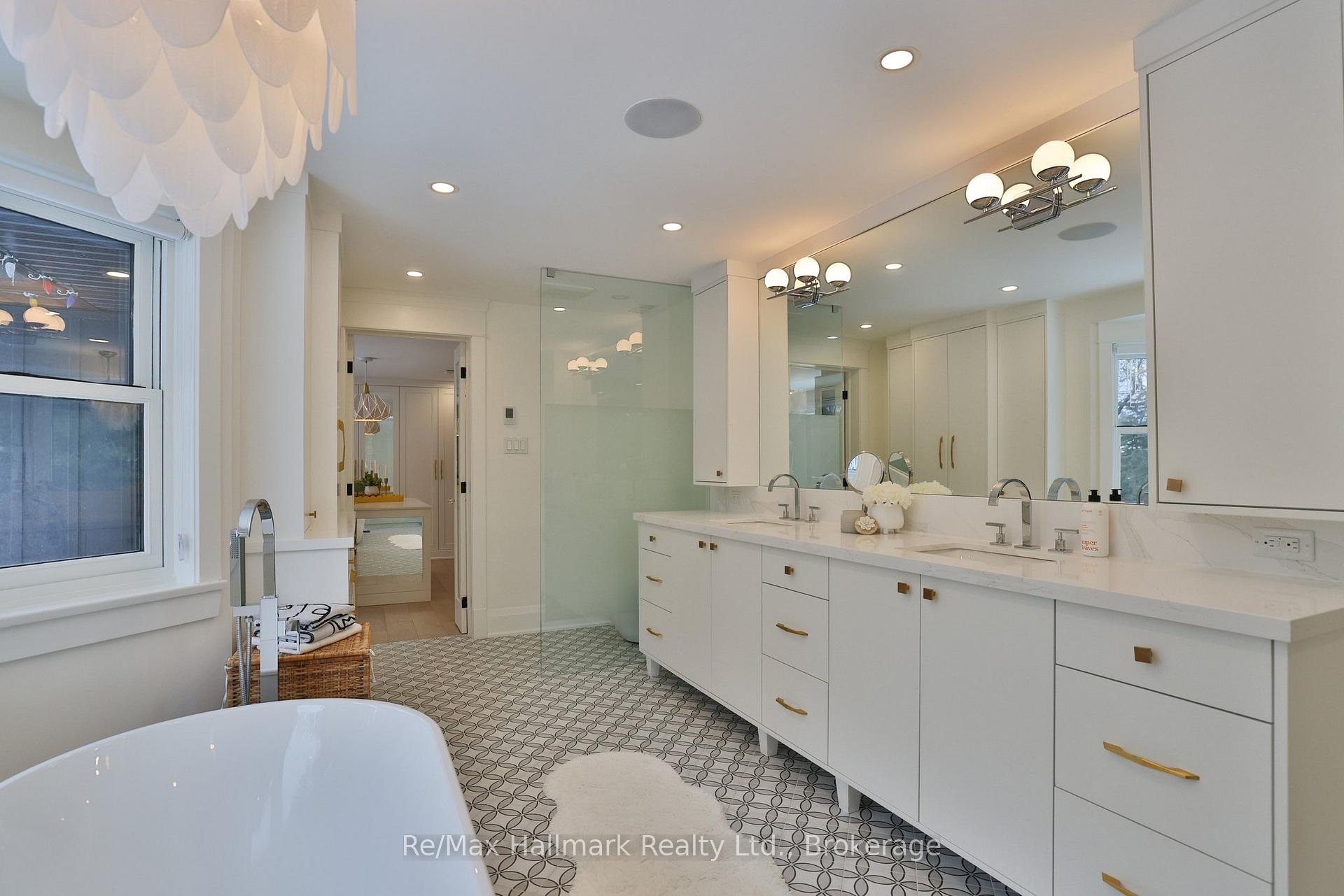 200 Chartwell Road