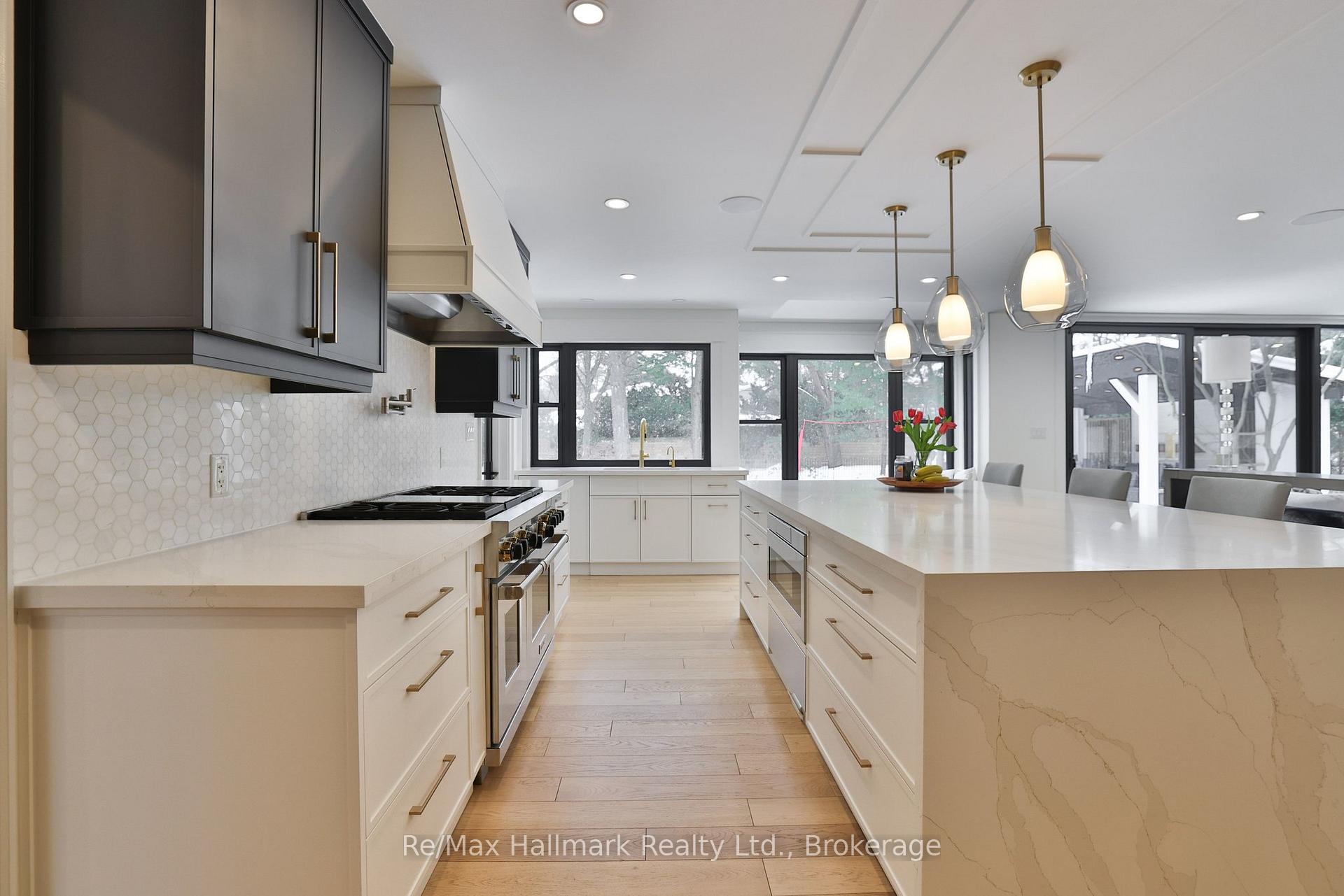 200 Chartwell Road
