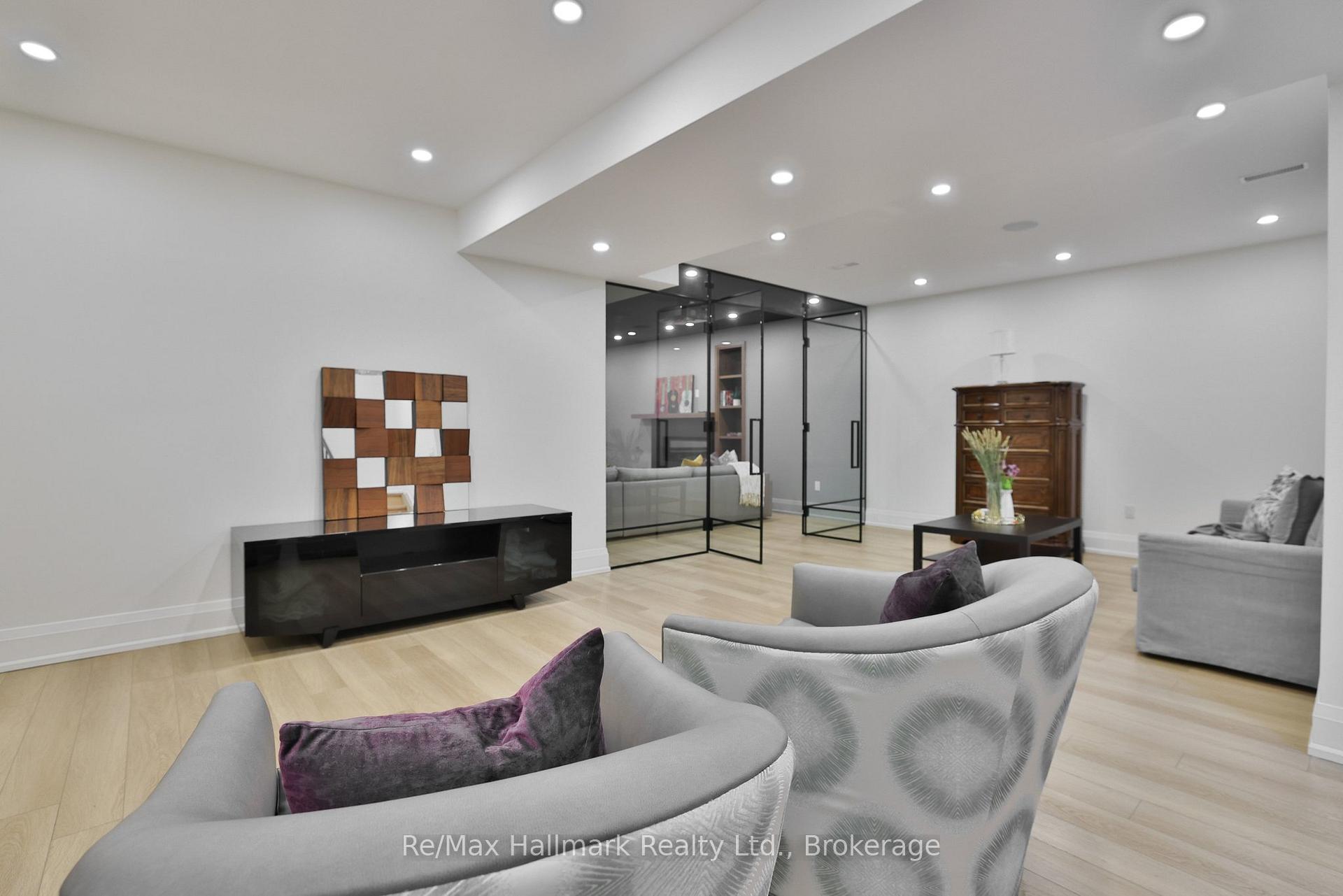200 Chartwell Road