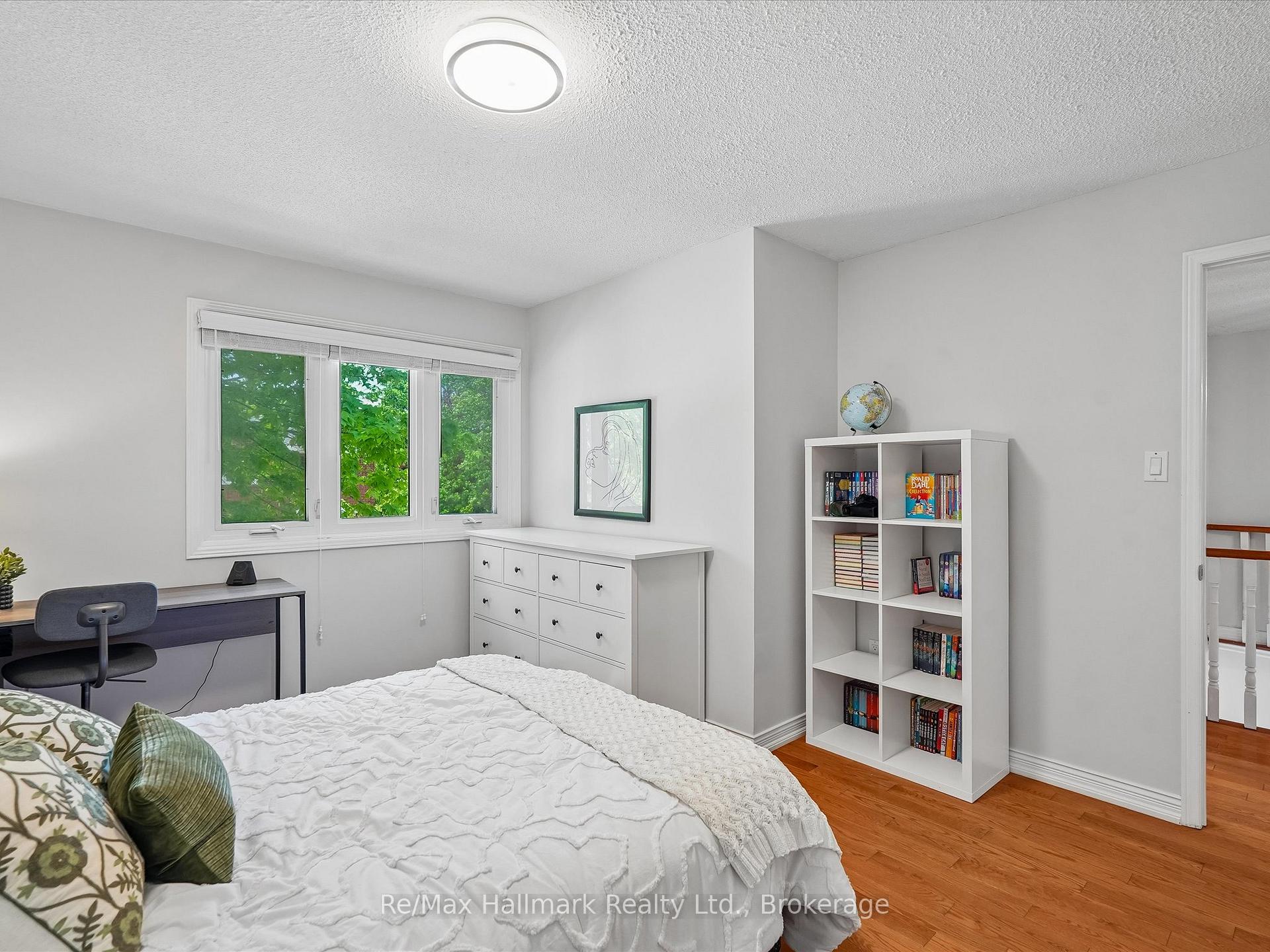 560 Chillingham Crescent