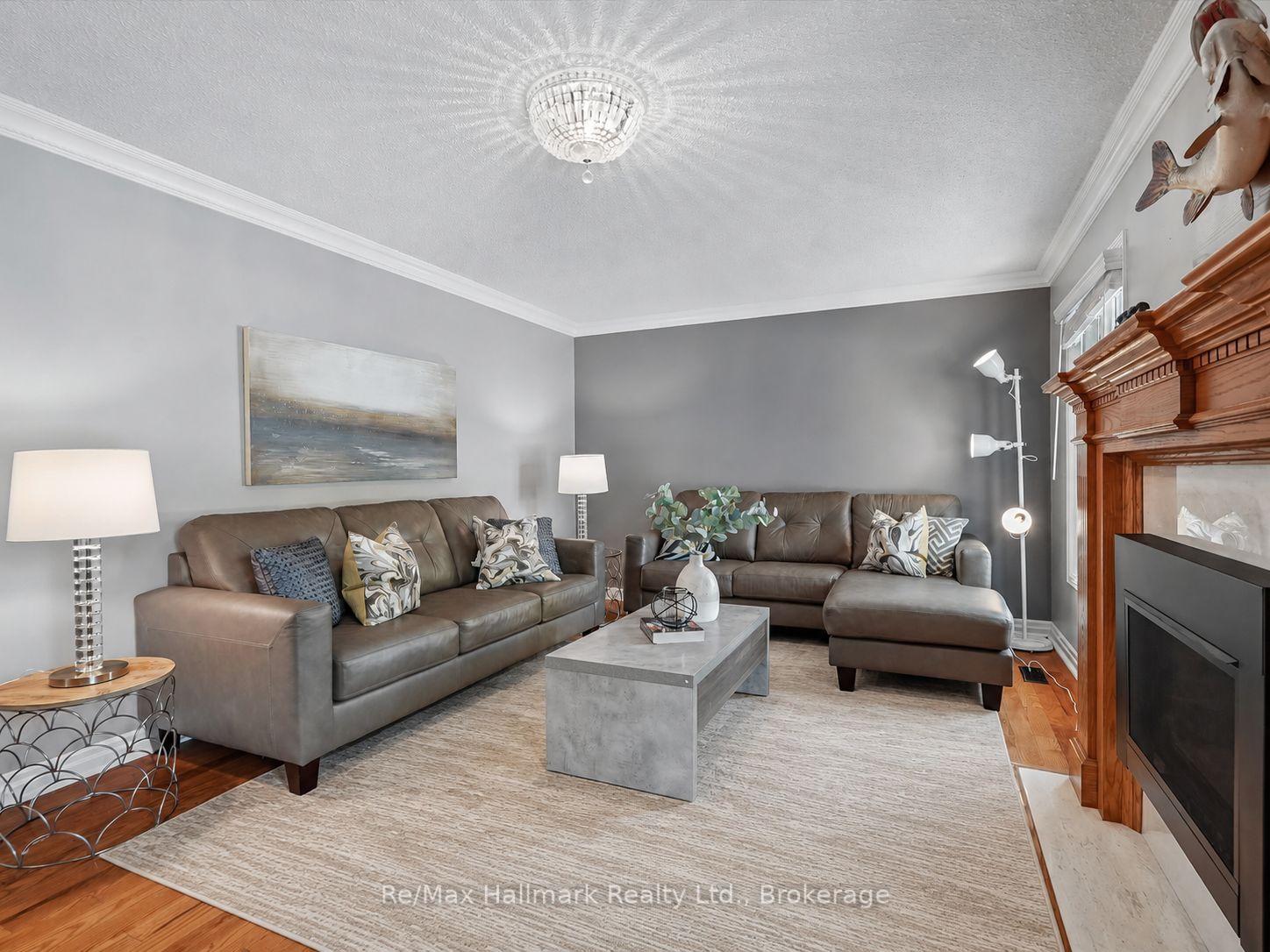 560 Chillingham Crescent