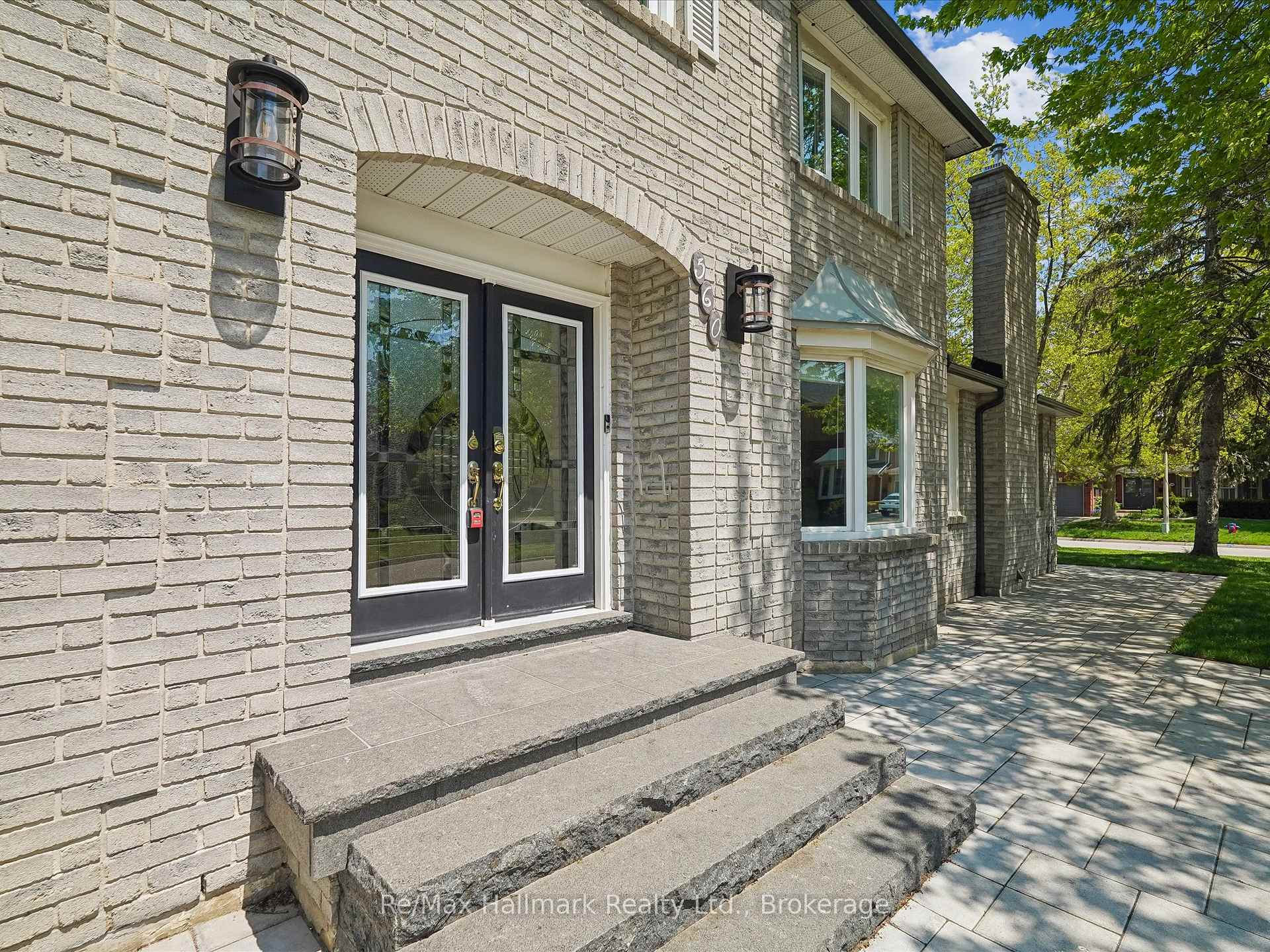 560 Chillingham Crescent
