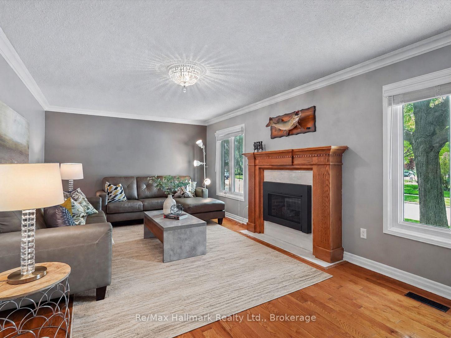 560 Chillingham Crescent