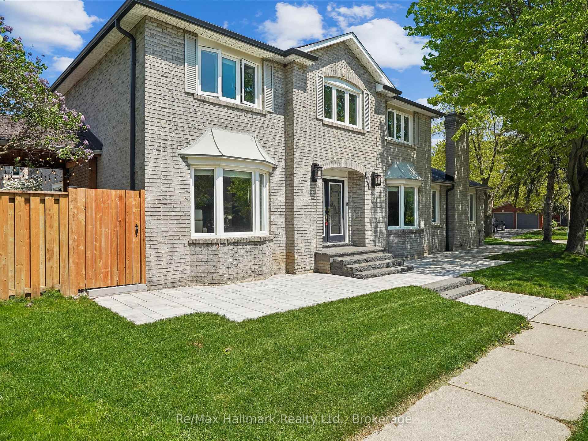 560 Chillingham Crescent