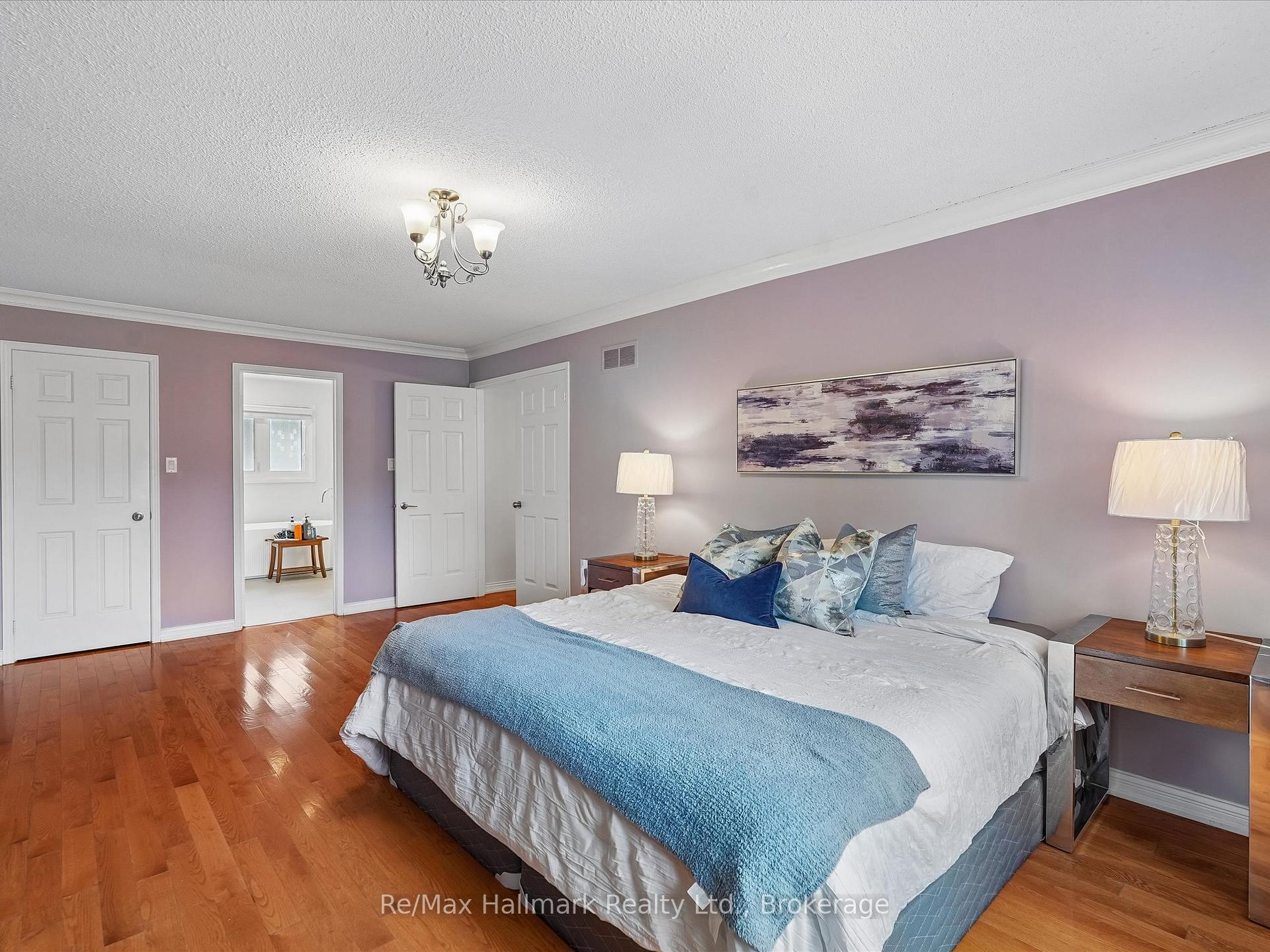 560 Chillingham Crescent