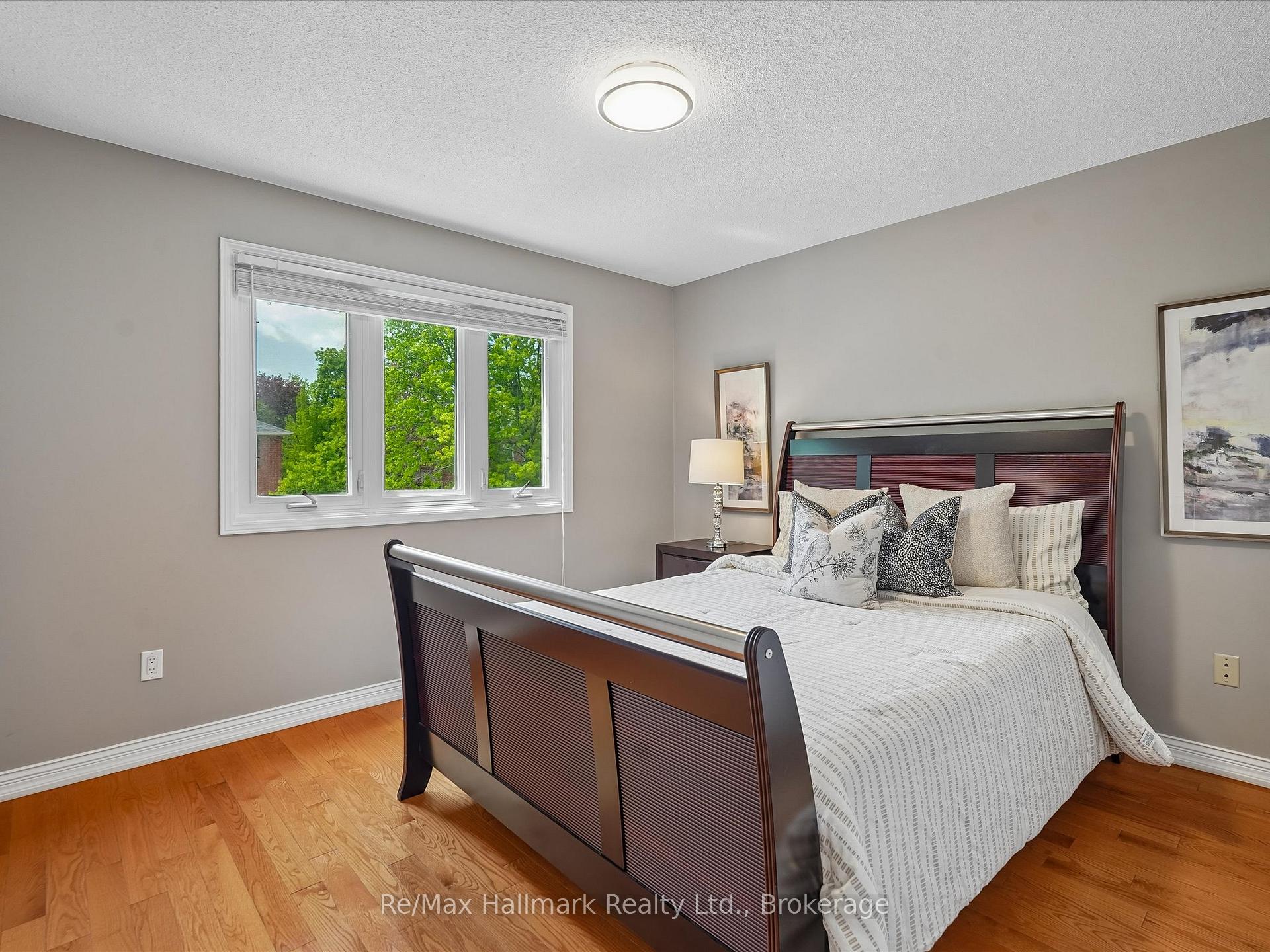 560 Chillingham Crescent