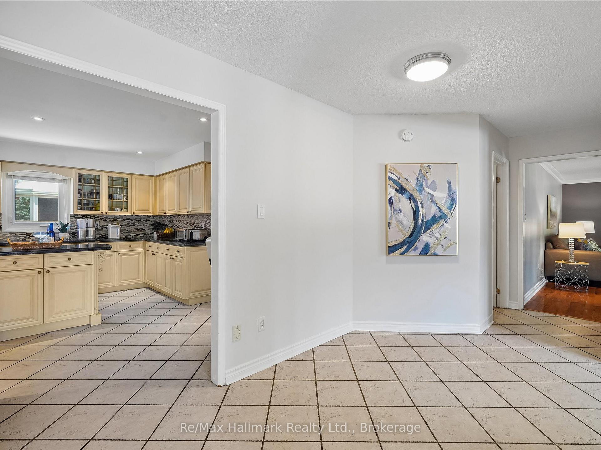 560 Chillingham Crescent
