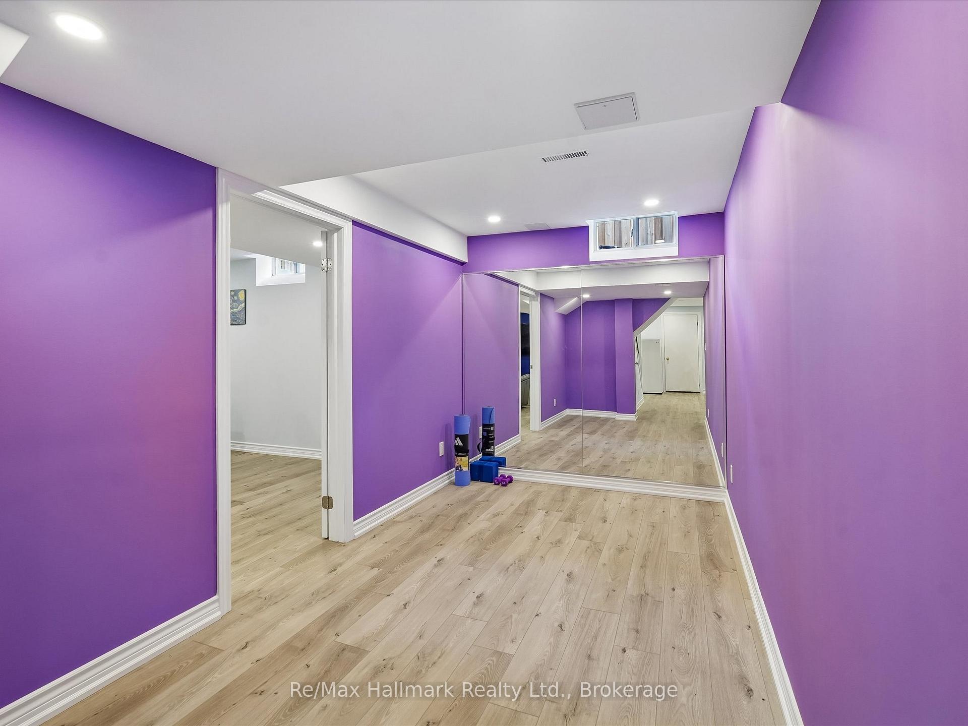 560 Chillingham Crescent