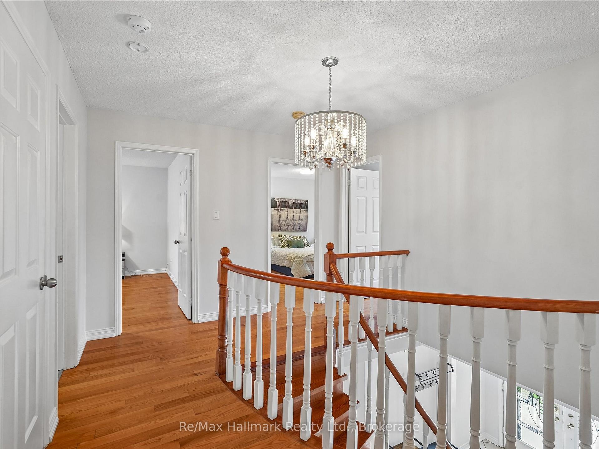 560 Chillingham Crescent