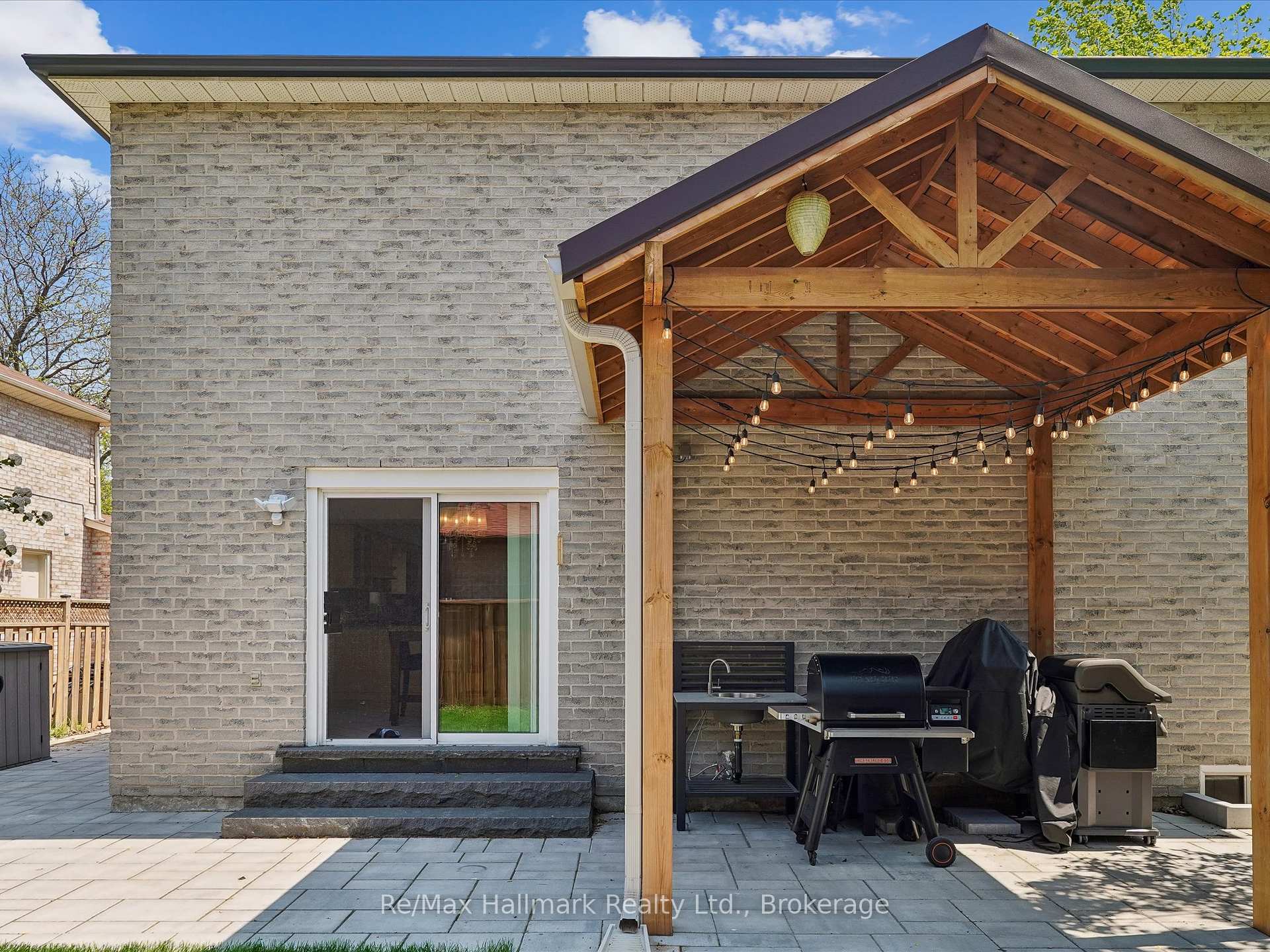 560 Chillingham Crescent