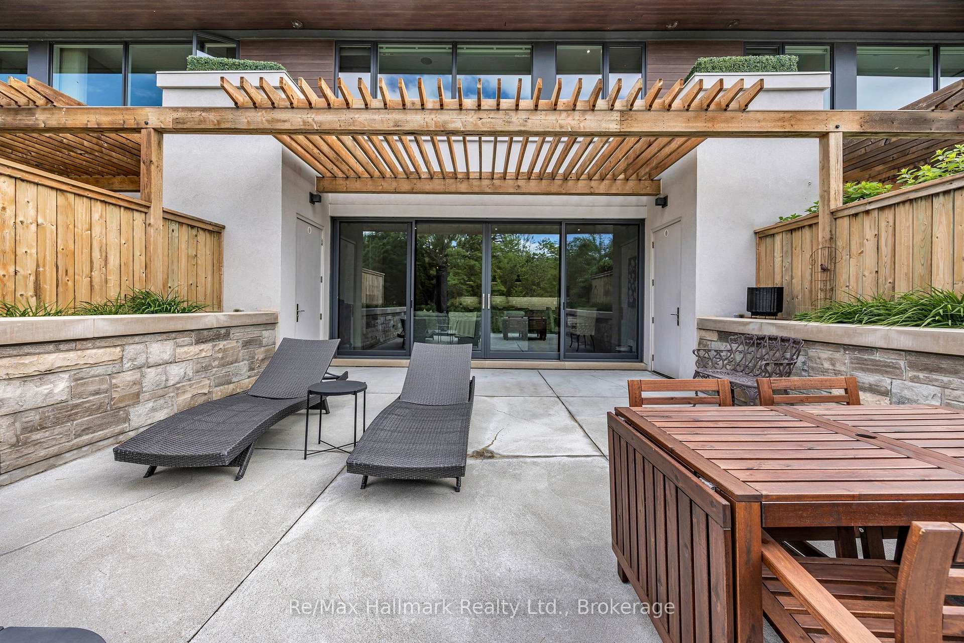 10 MAPLE GROVE Drive 14