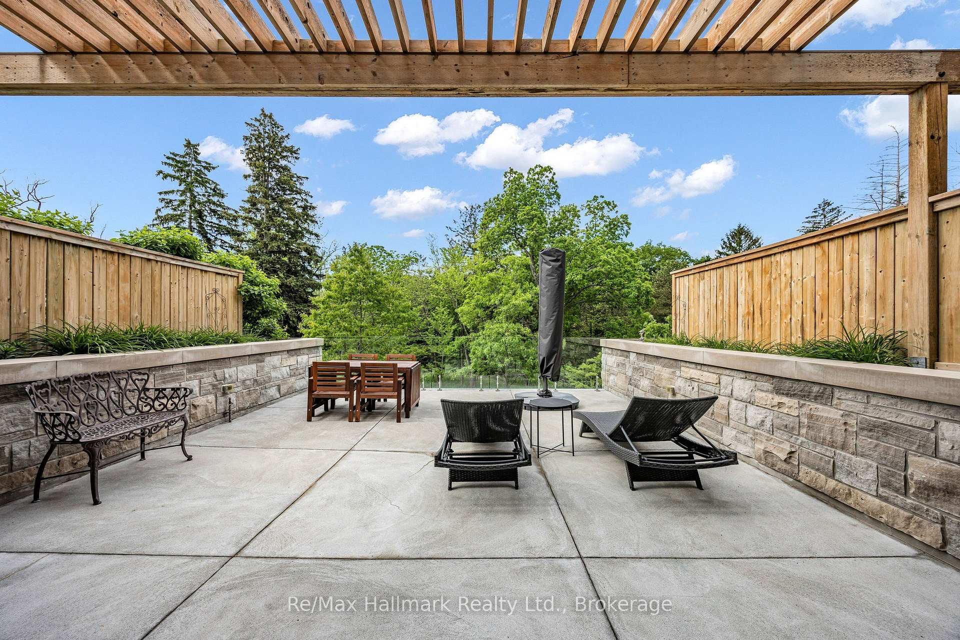 10 MAPLE GROVE Drive 14