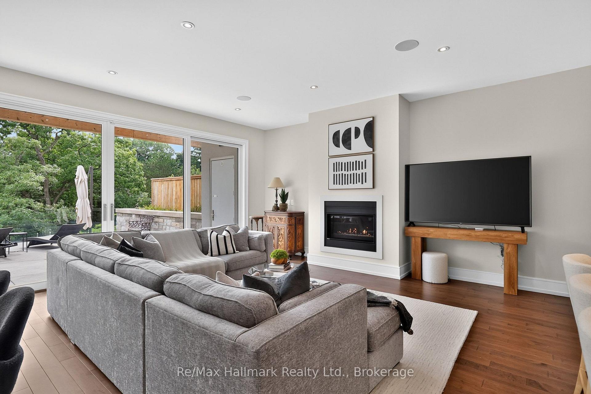 10 MAPLE GROVE Drive 14