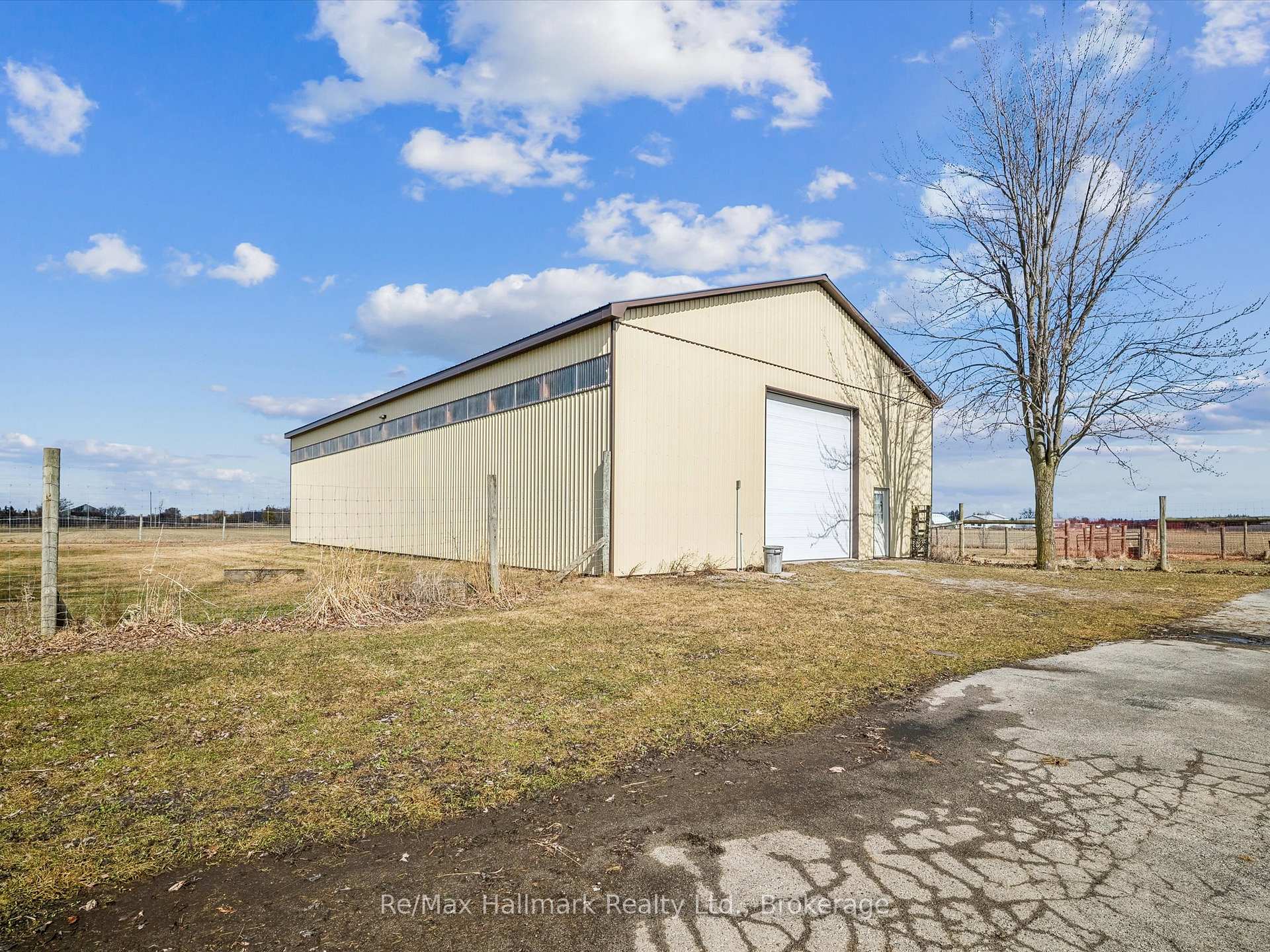 232 Eighth Road E