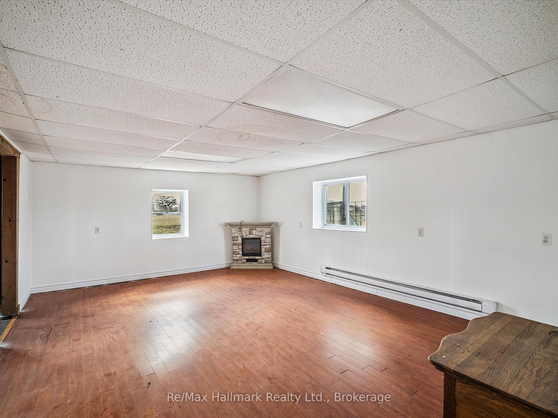 232 Eighth Road E
