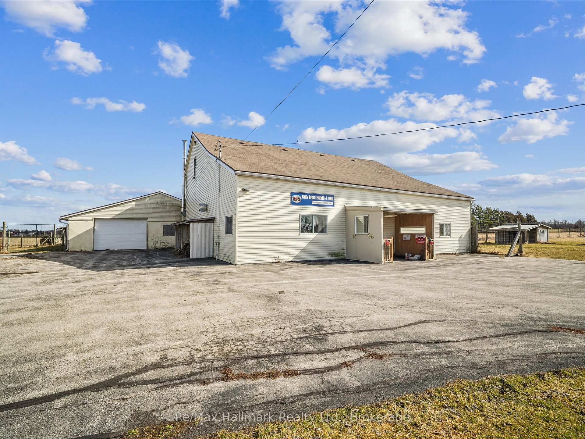 232 Eighth Road E