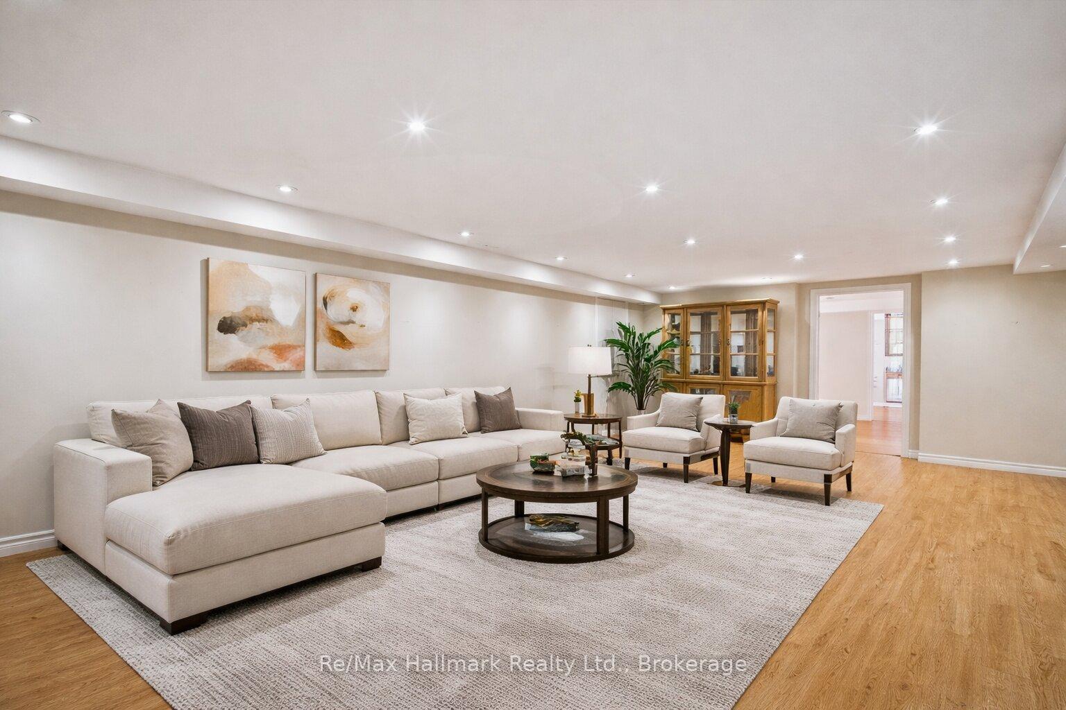 232 Eighth Road E
