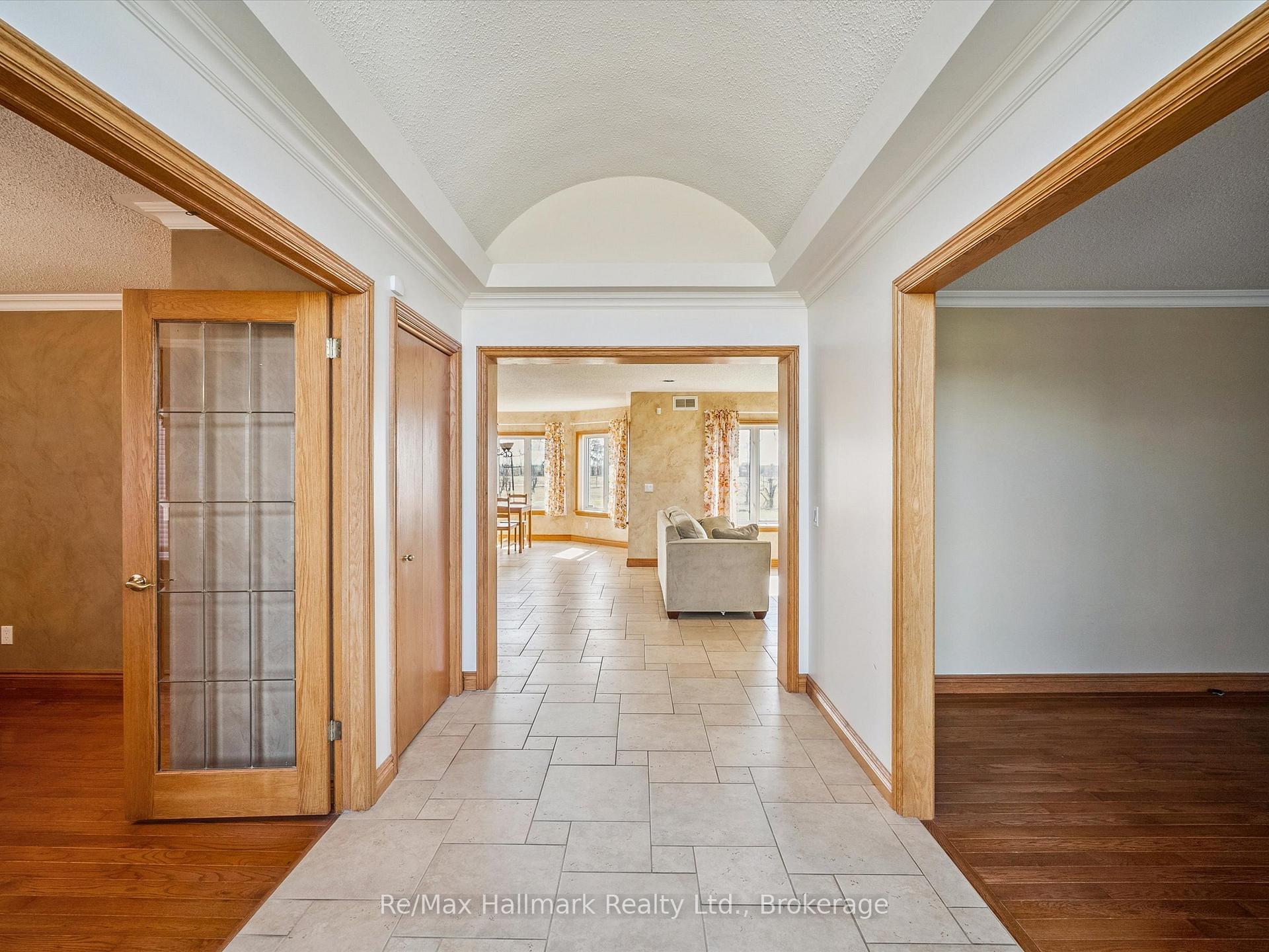 232 Eighth Road E