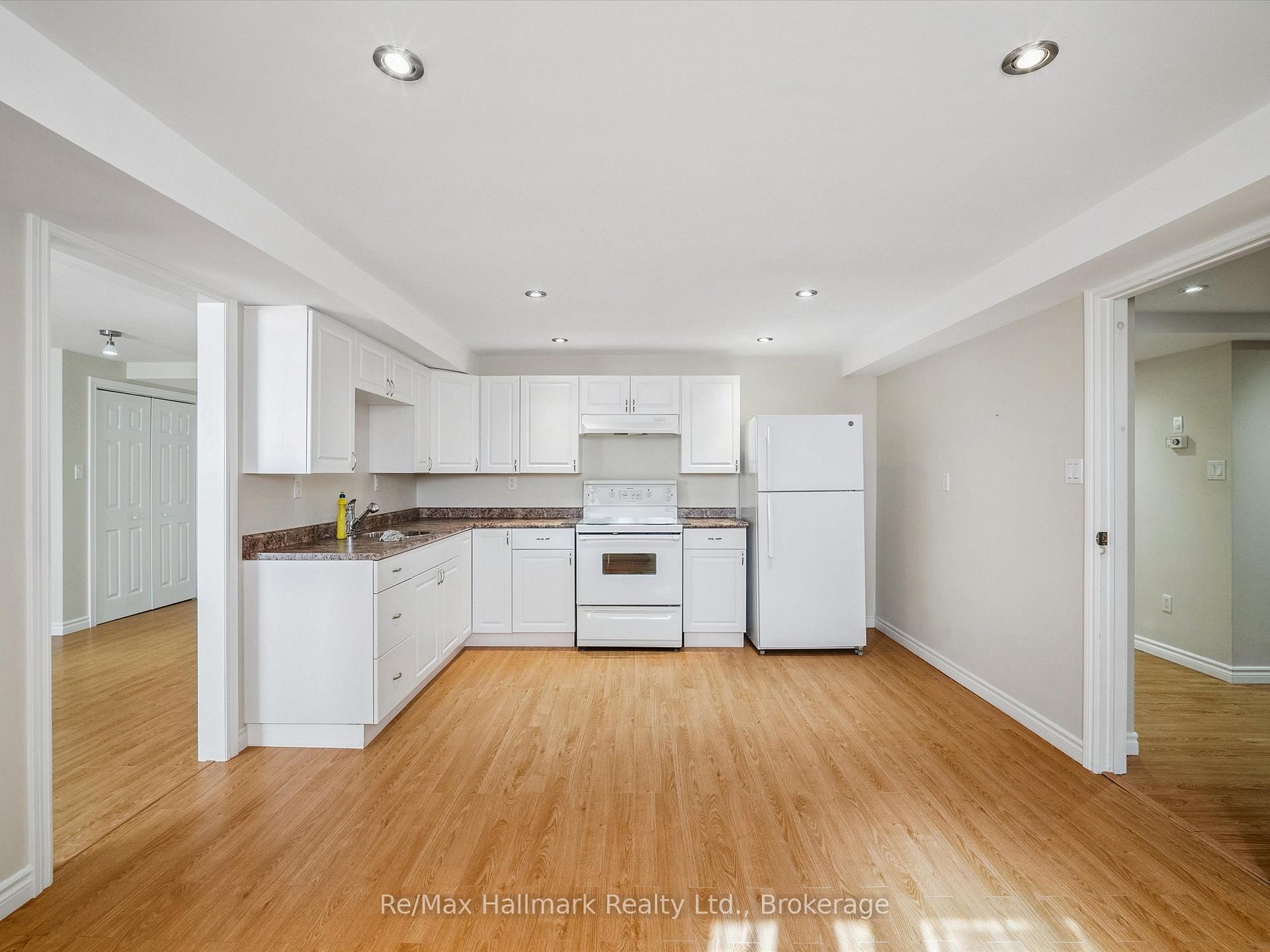 232 Eighth Road E