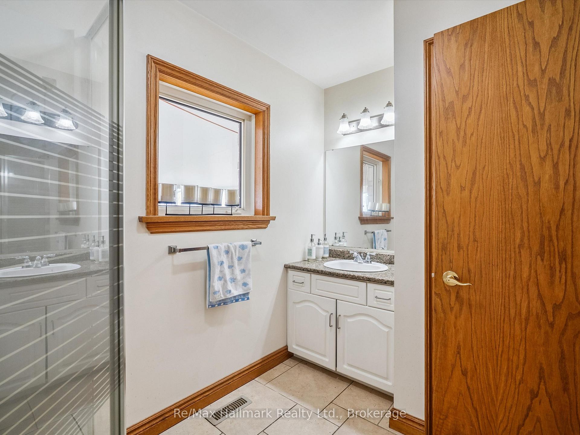 232 Eighth Road E