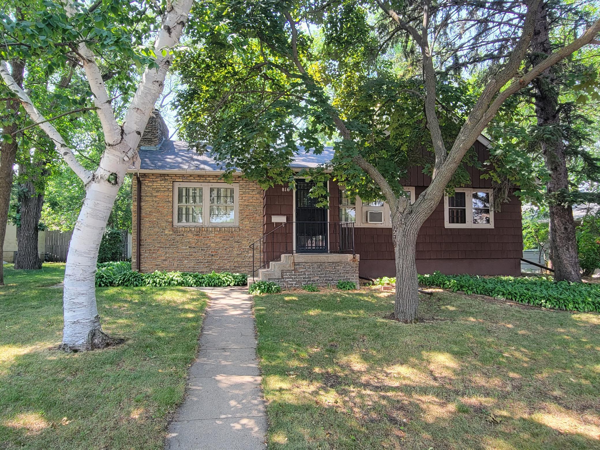 816 Elm Street