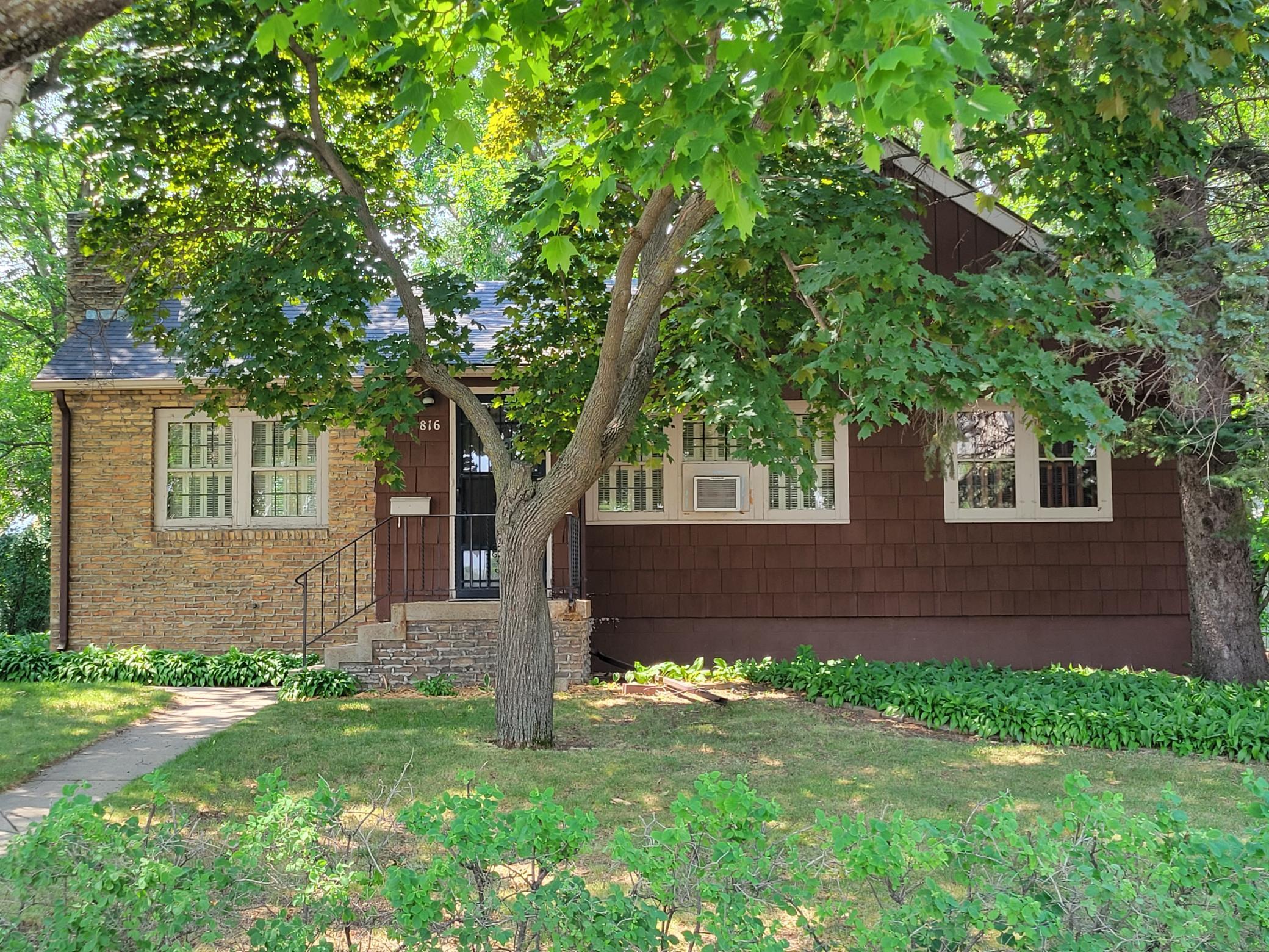 816 Elm Street