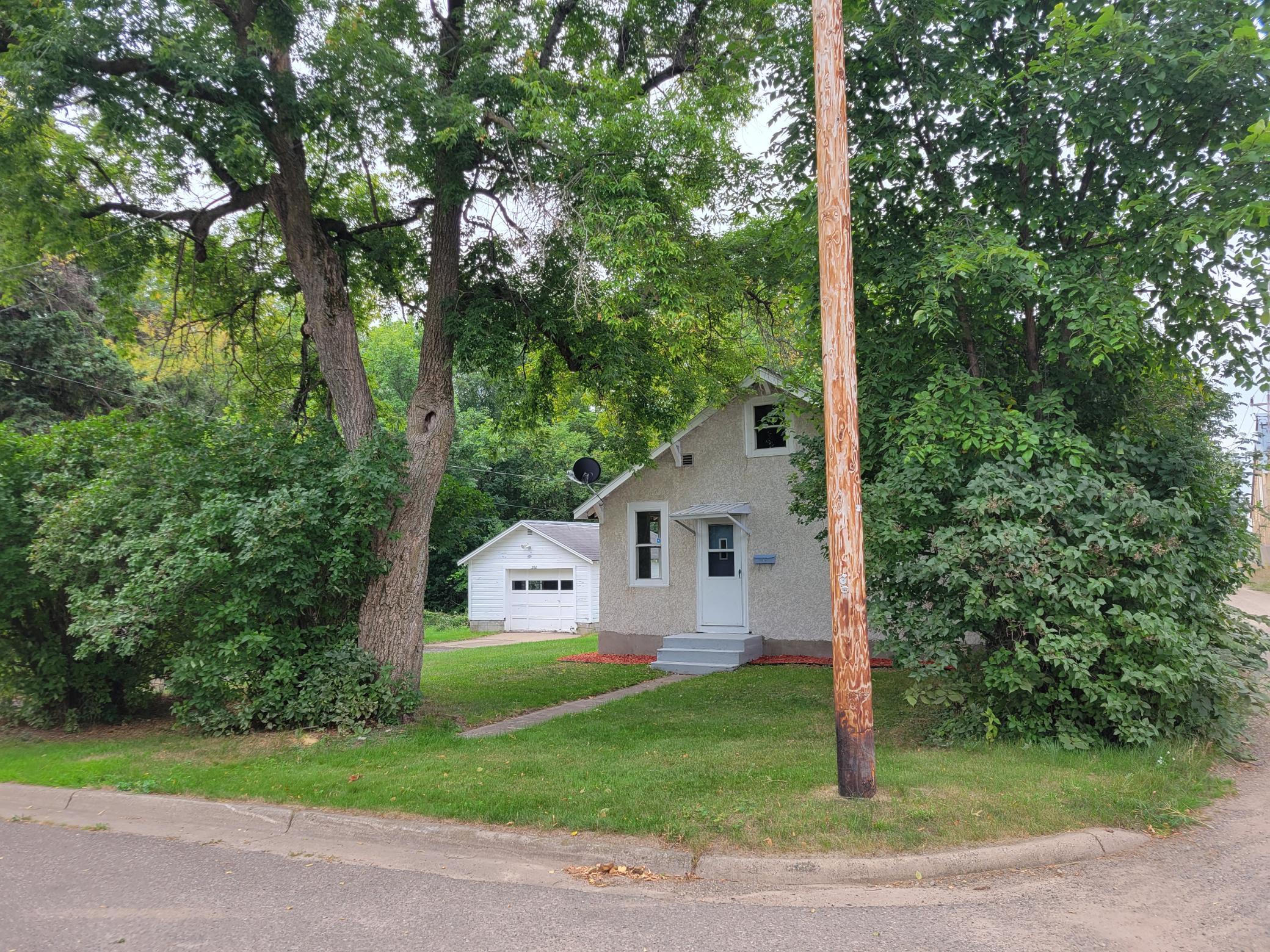 302 SE 15th Street
