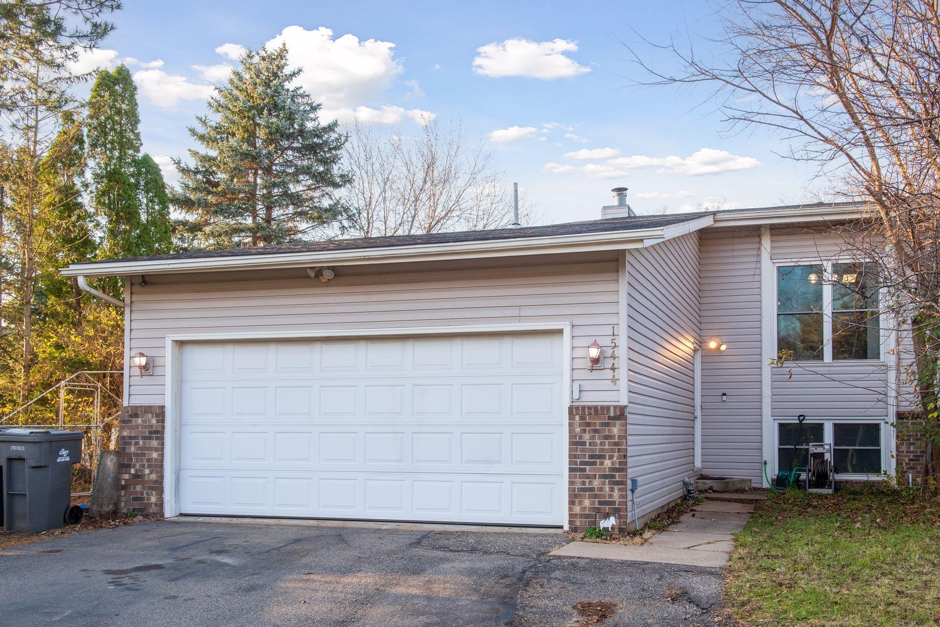 15444 Lesley Lane