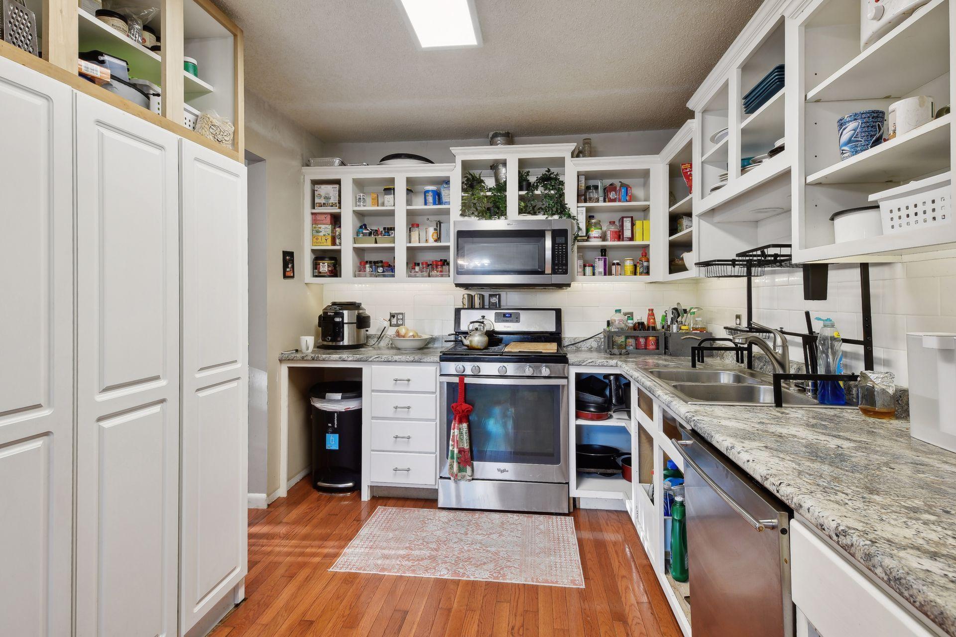 15444 Lesley Lane