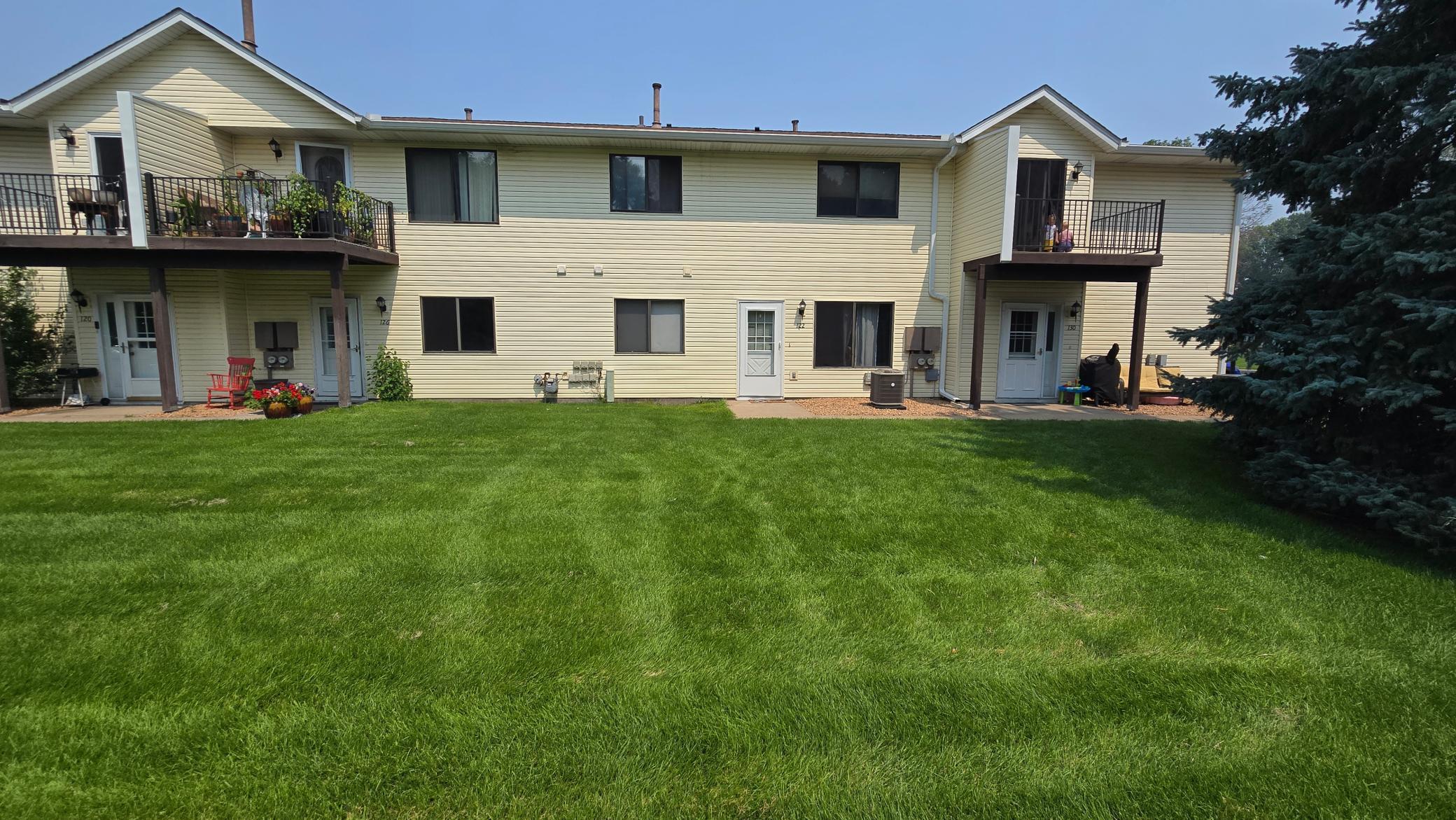 122 96th Lane NE Unit: 122