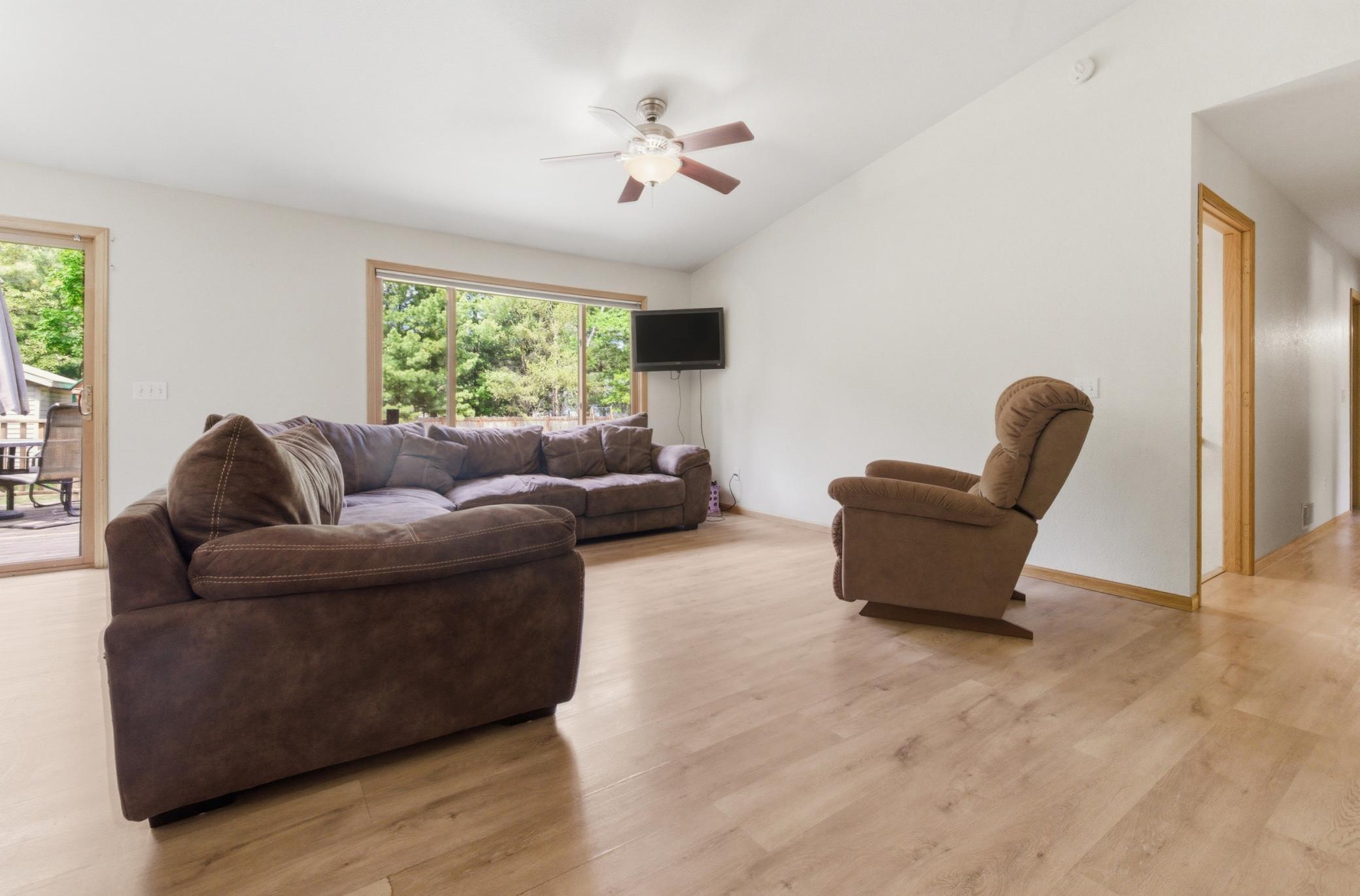 4914 Cedar Scenic Road