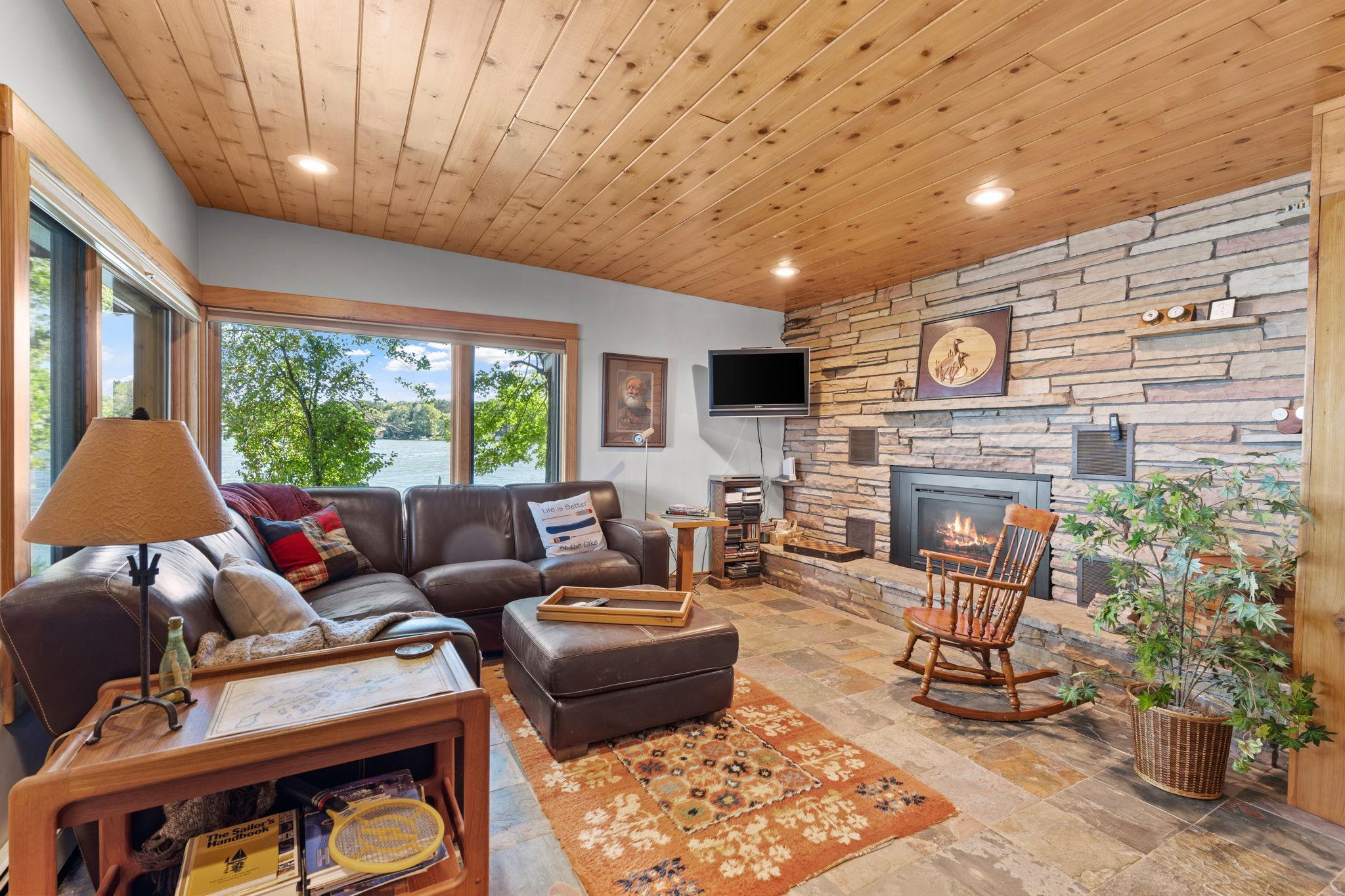 2090 Kendall Loop