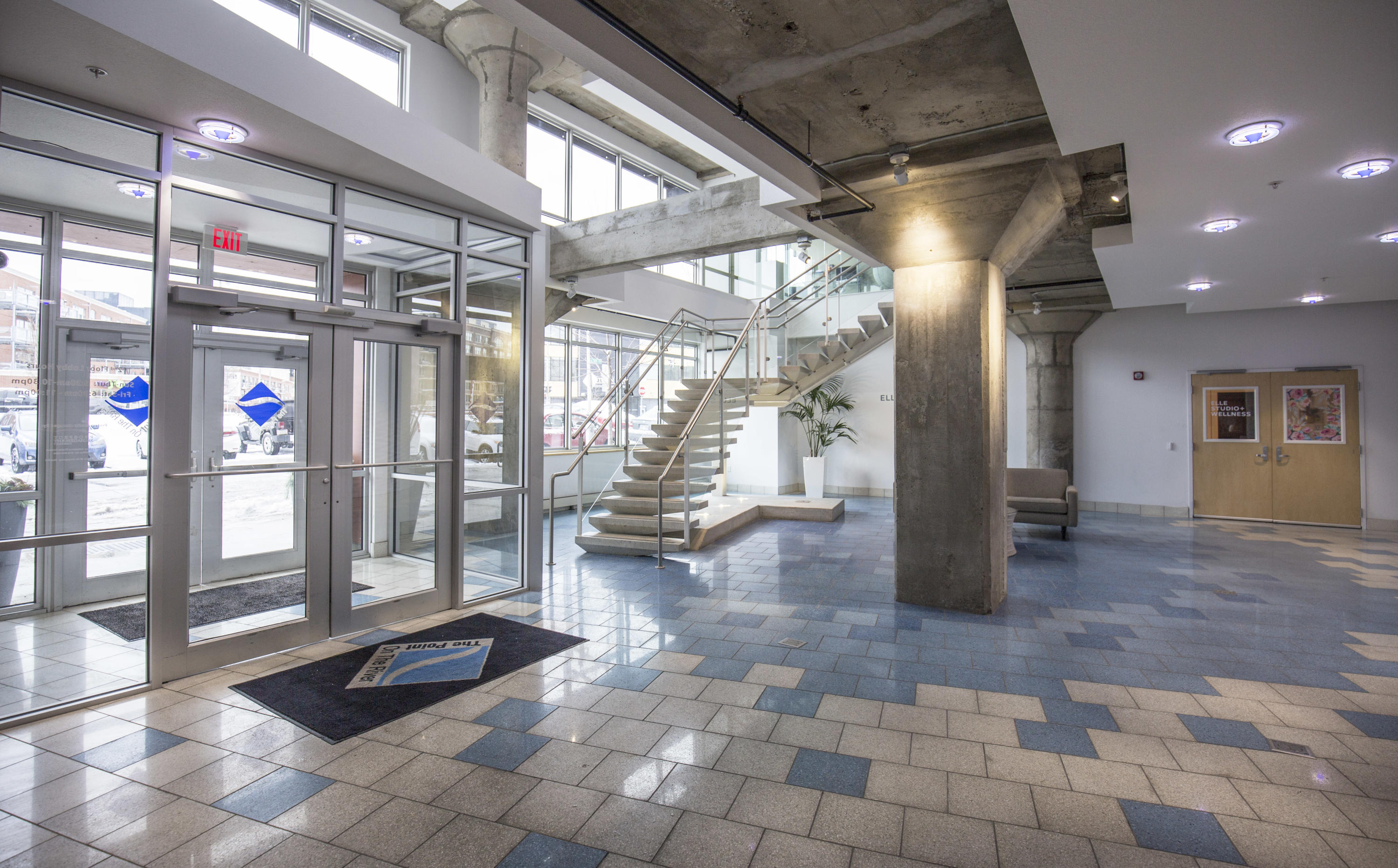 106 W Seeboth St 307
