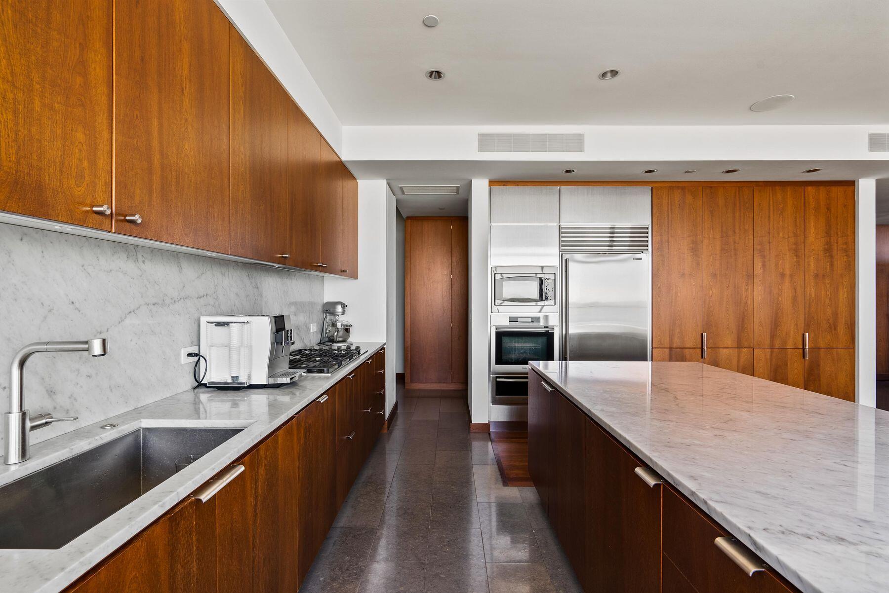 825 N Prospect Ave 2702