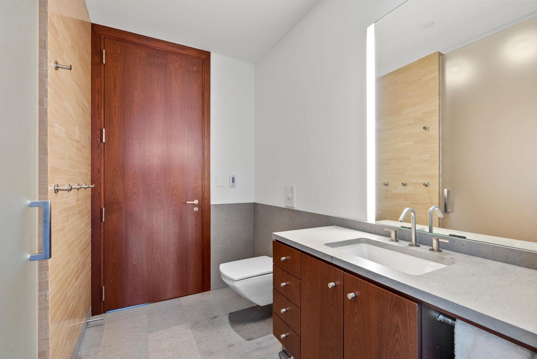 825 N Prospect Ave 2702