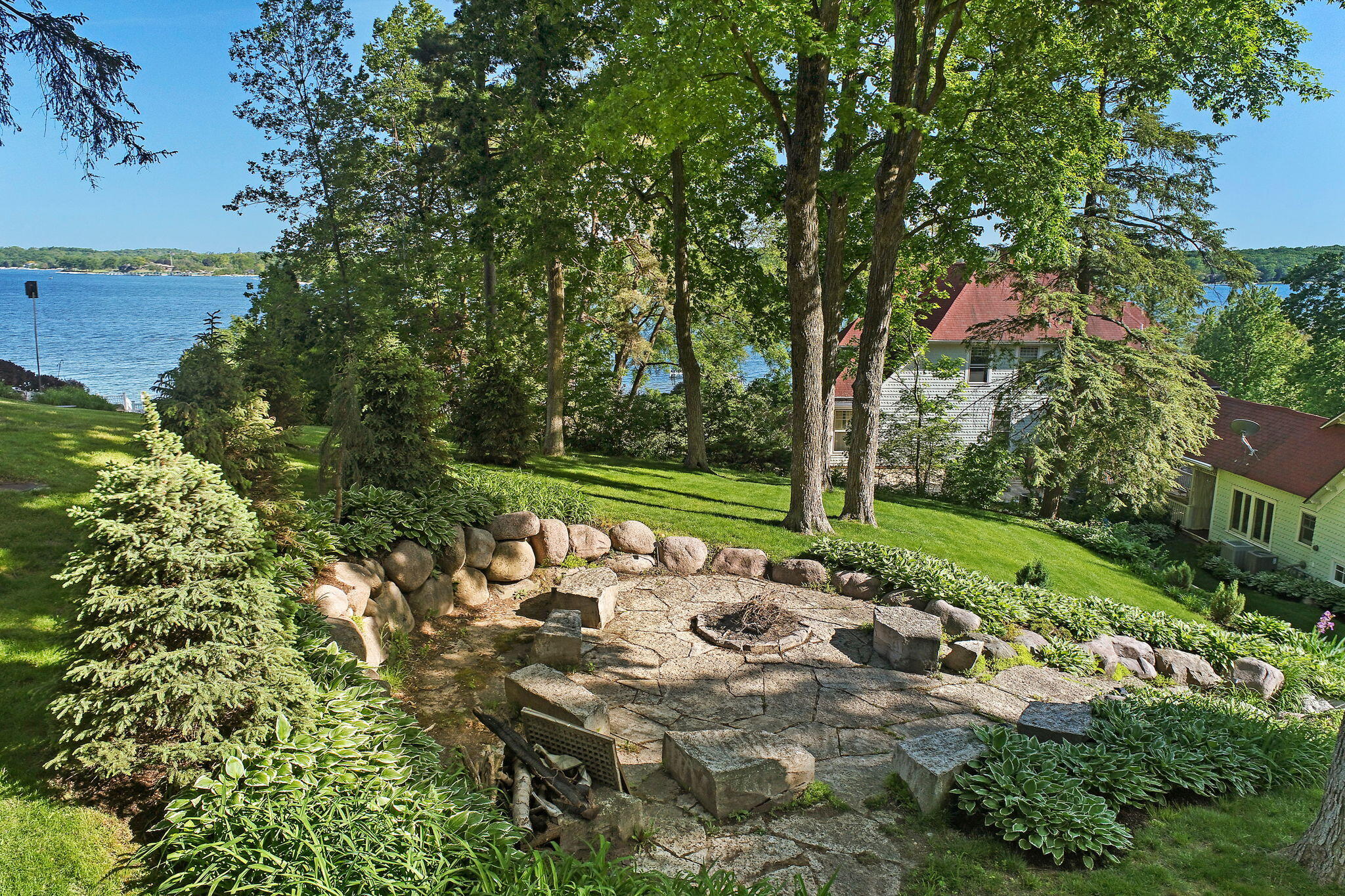 N2202 Bonnie Brae Ln