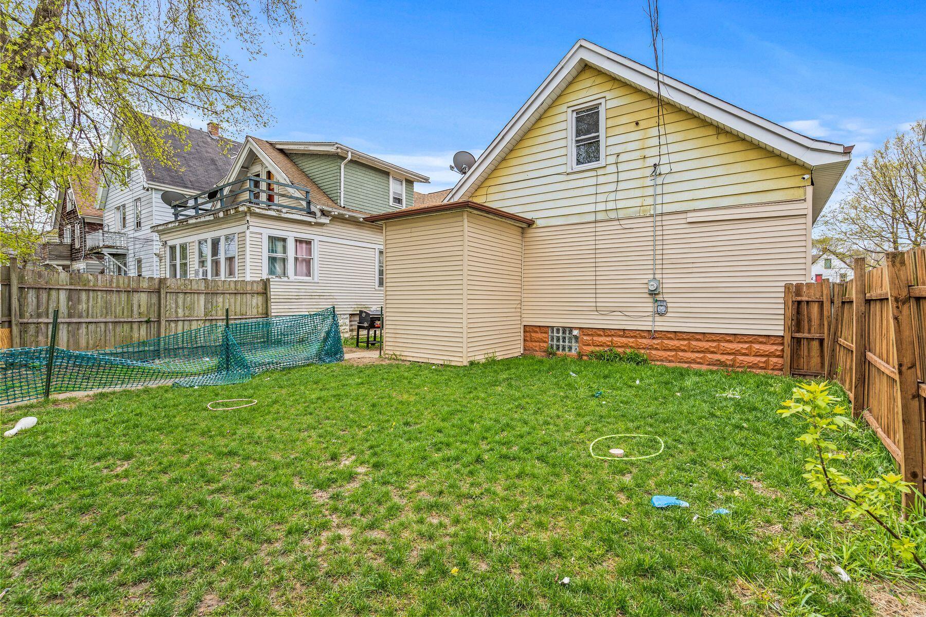 2524 N 40th St