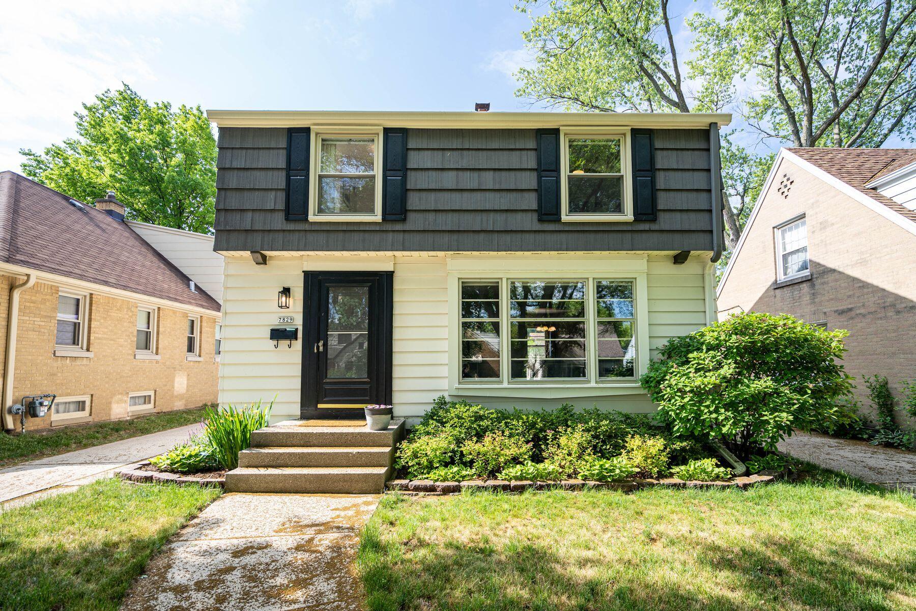7829 W Lorraine Pl