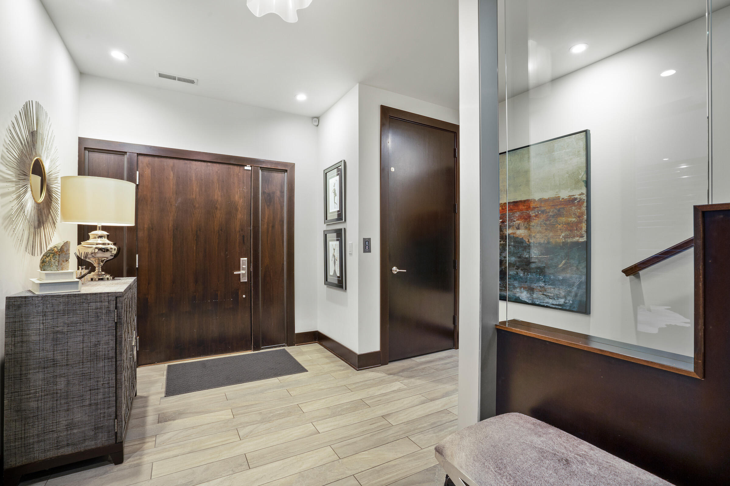 765 E Kilbourn Ave 3