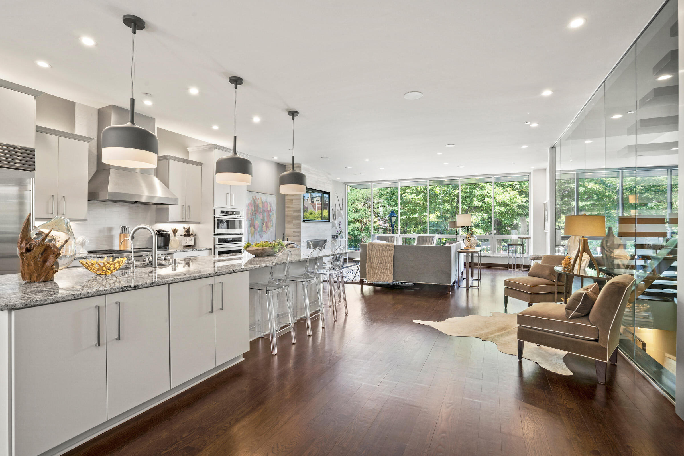 765 E Kilbourn Ave 3