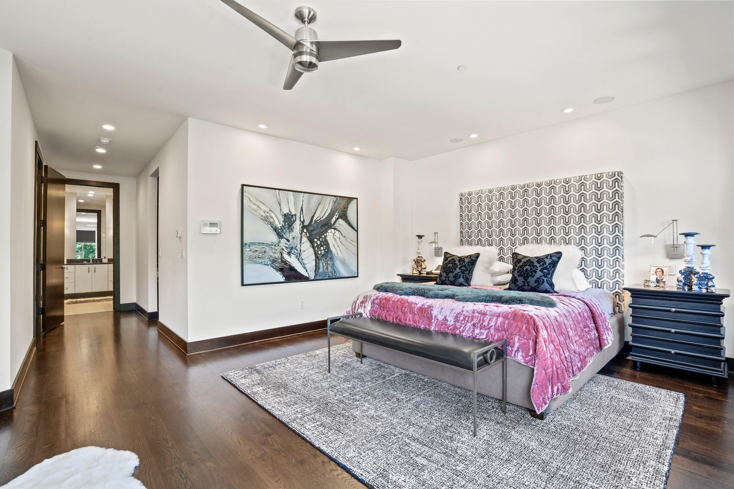 765 E Kilbourn Ave 3