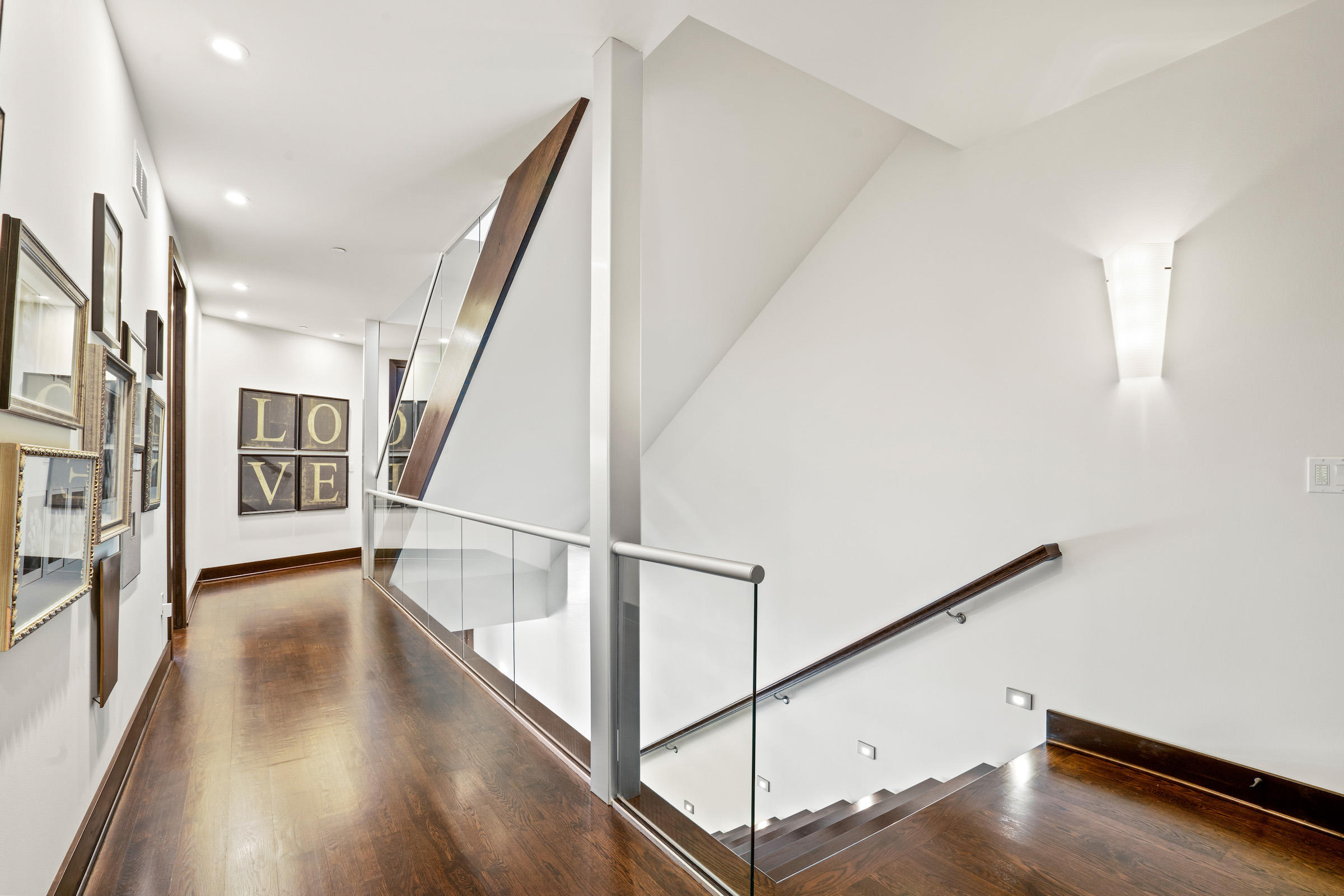 765 E Kilbourn Ave 3