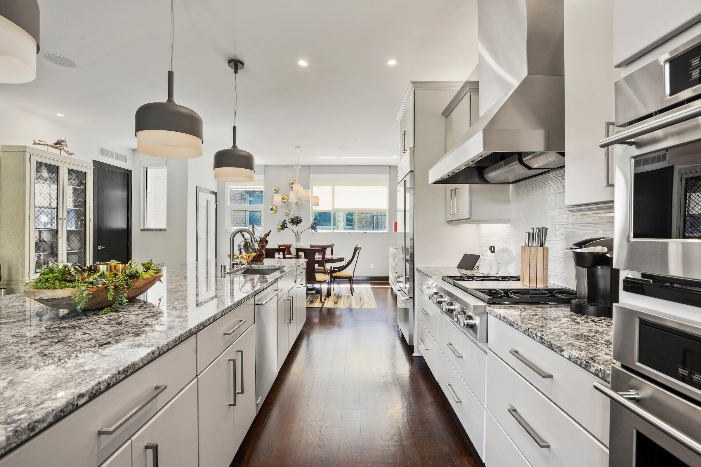 765 E Kilbourn Ave 3