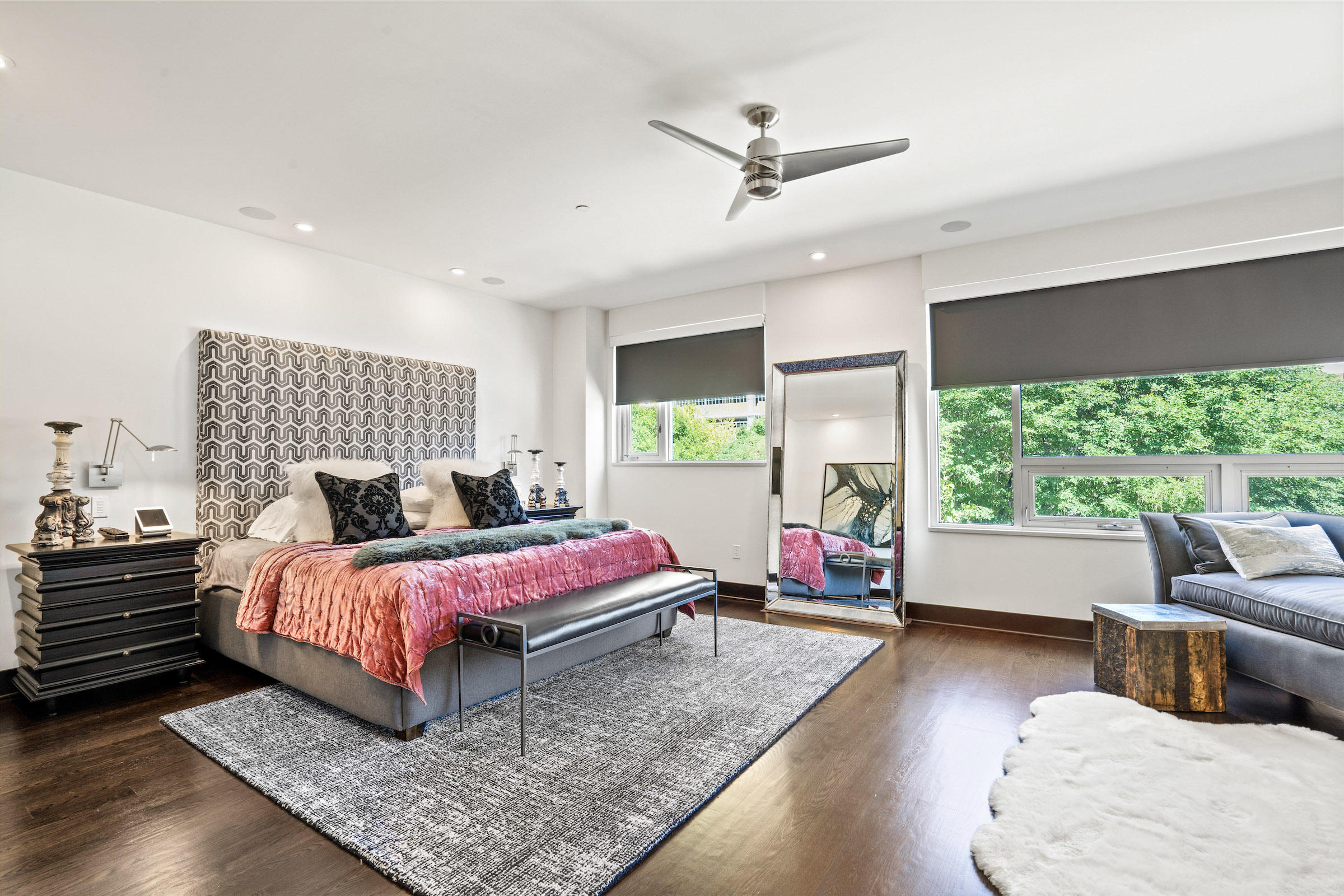 765 E Kilbourn Ave 3