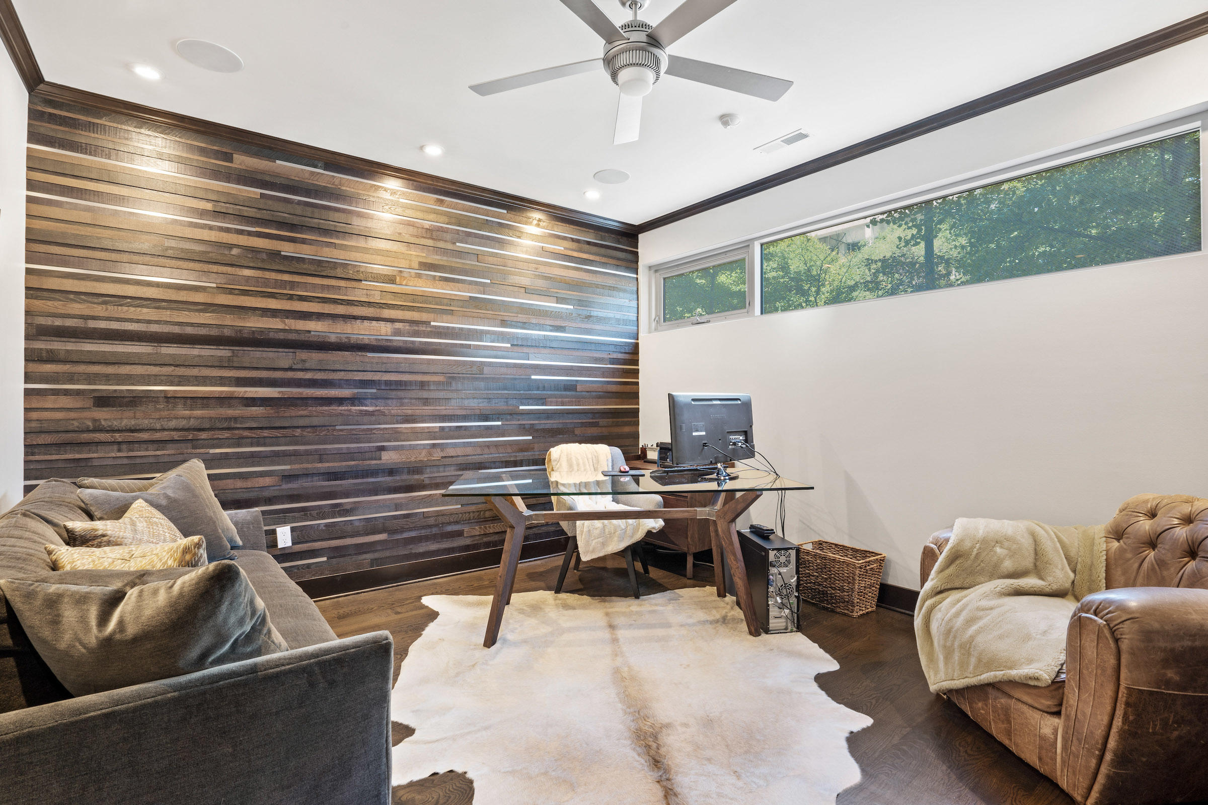 765 E Kilbourn Ave 3