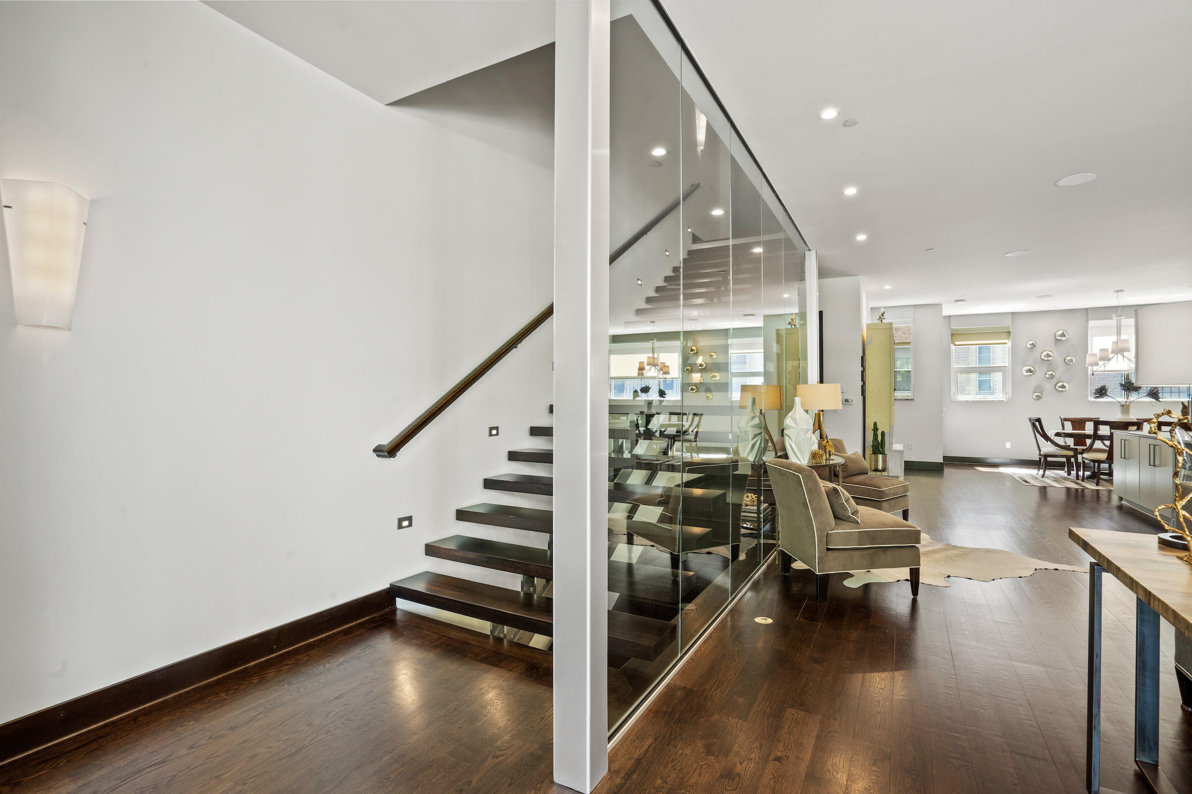 765 E Kilbourn Ave 3